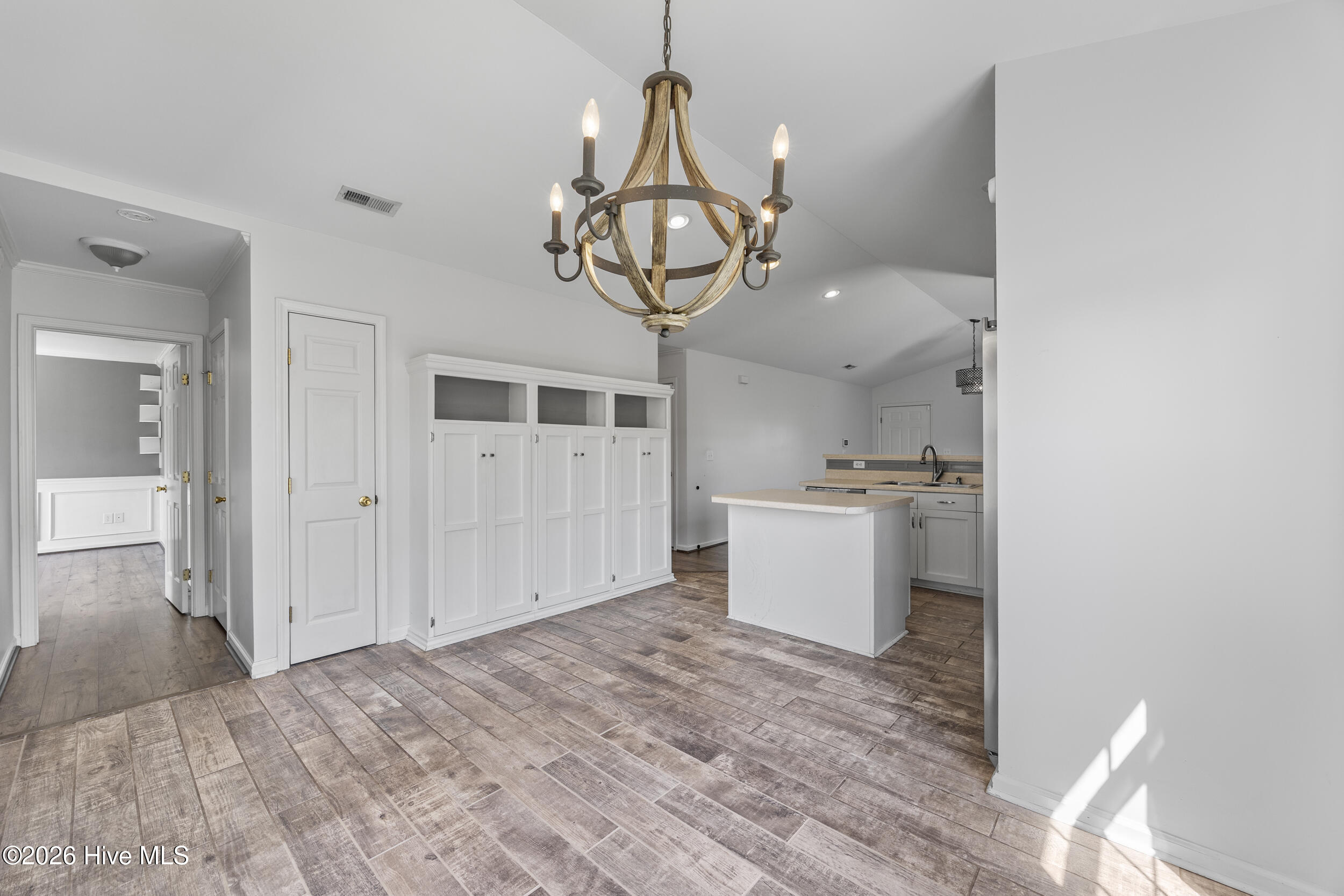 605 Brookbend Drive Property Photo 18