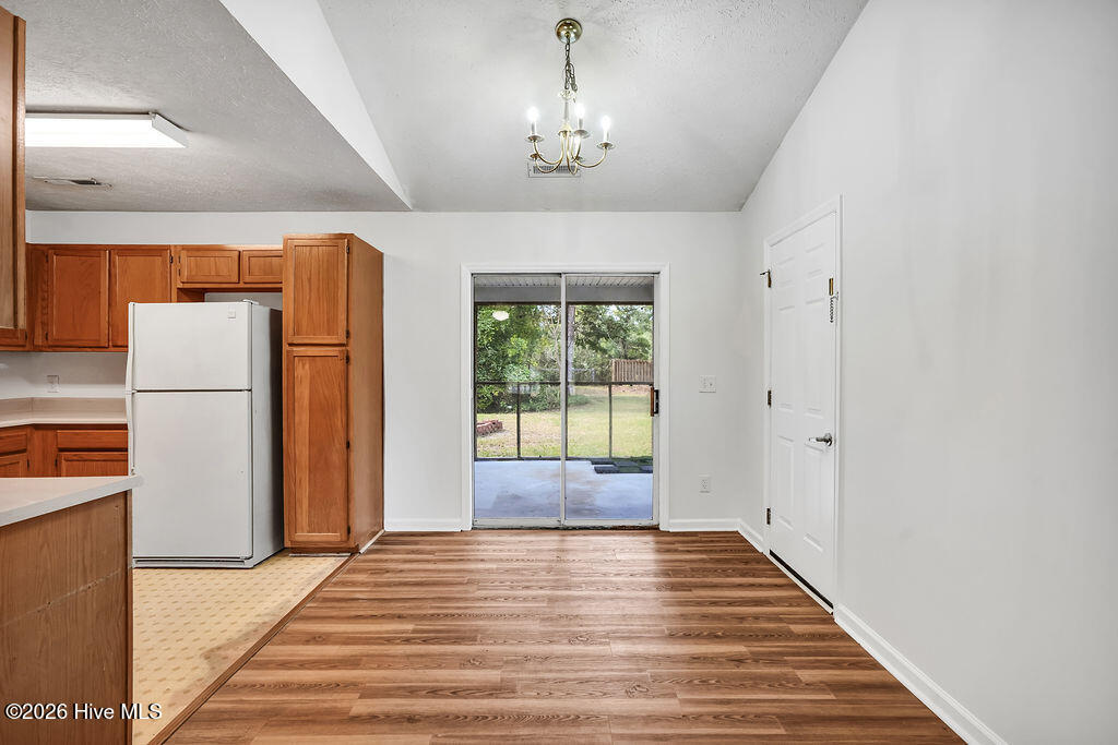 303 E Wood Lane Property Photo 9
