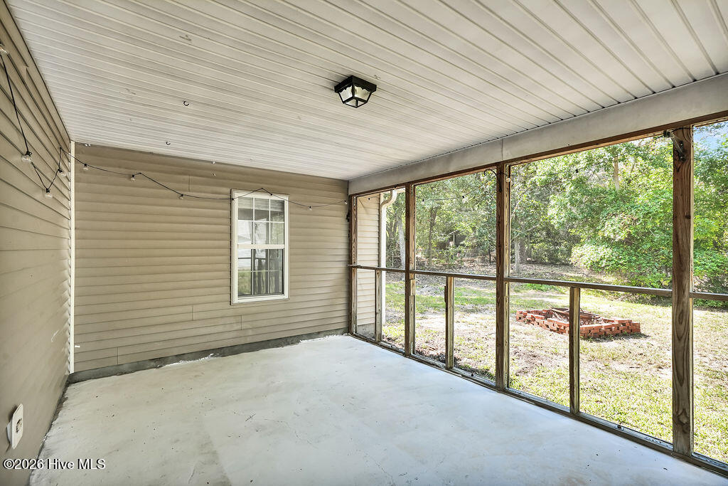 303 E Wood Lane Property Photo 21