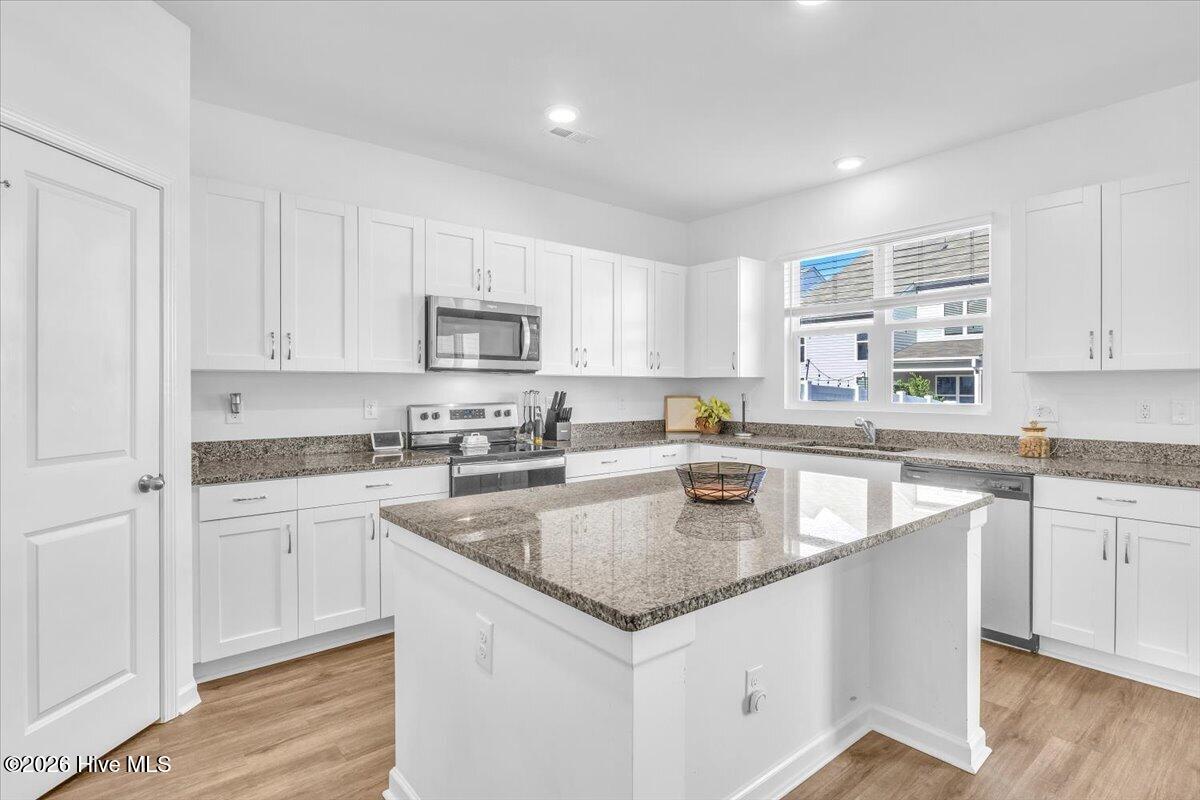 1613 King Street Property Photo 4