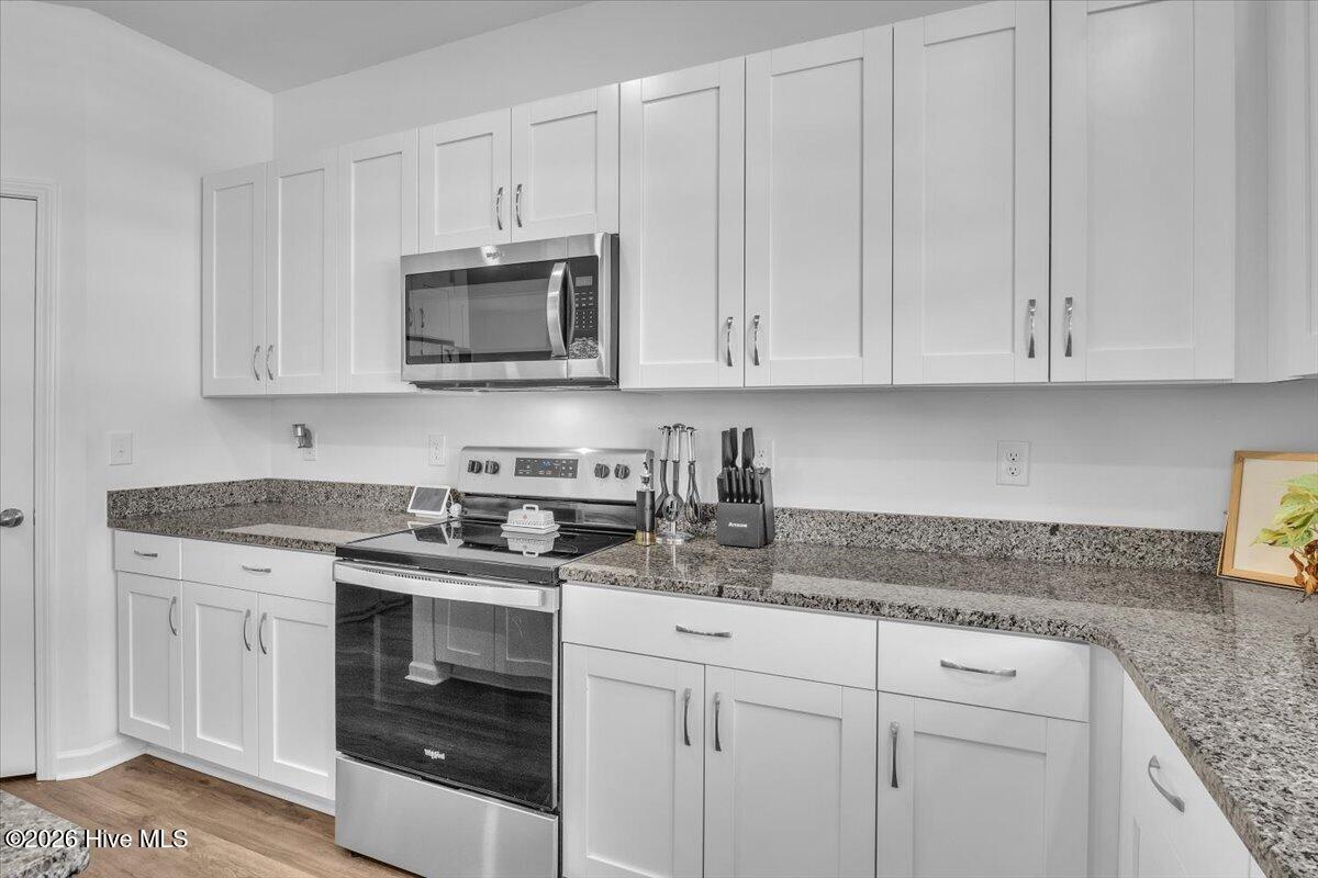 1613 King Street Property Photo 6