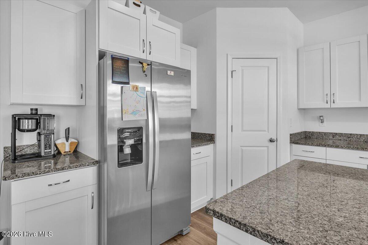 1613 King Street Property Photo 10