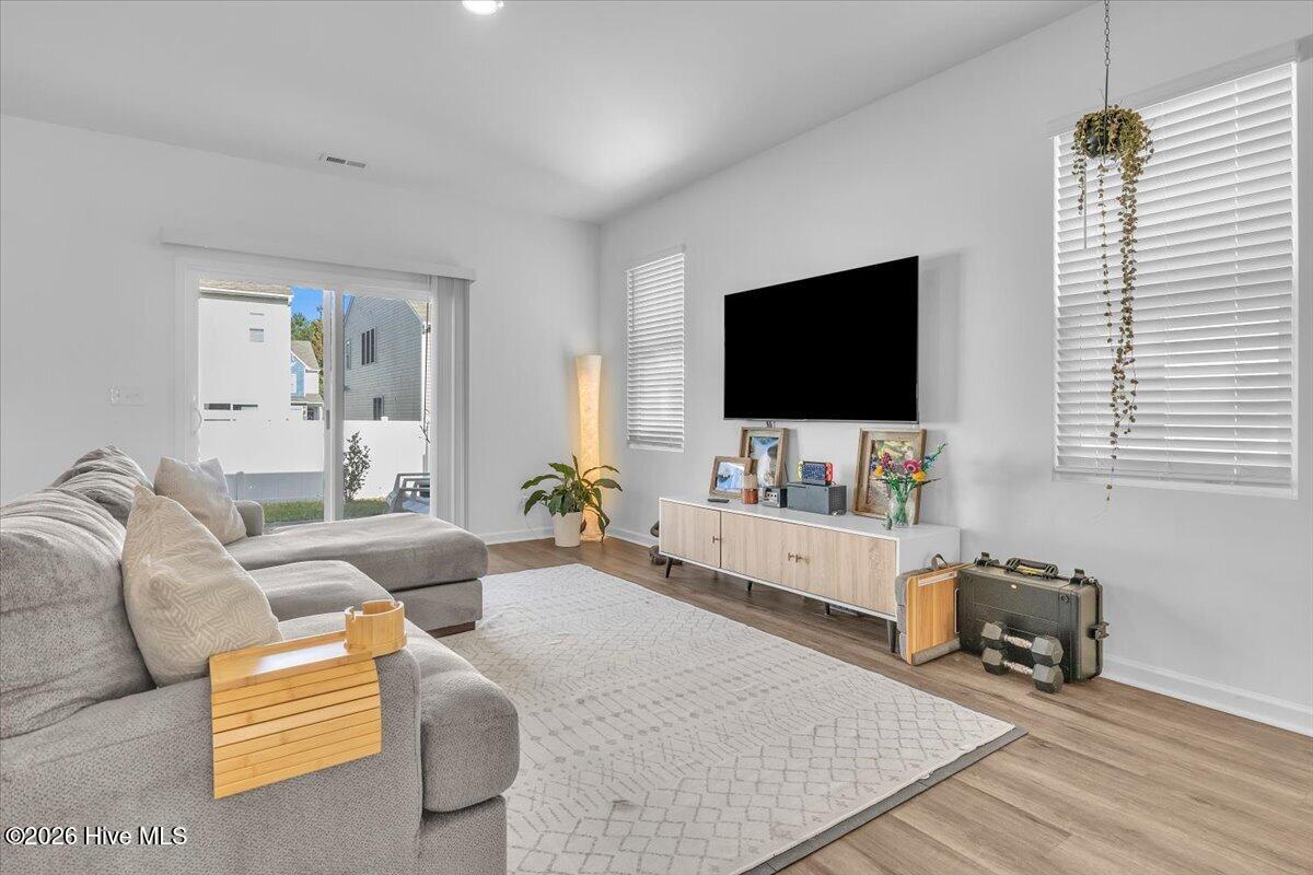 1613 King Street Property Photo 11
