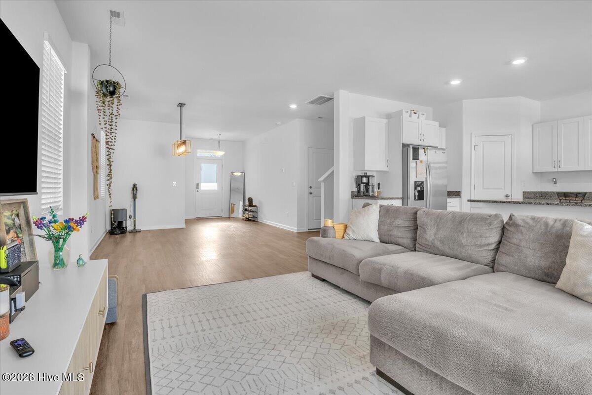 1613 King Street Property Photo 14