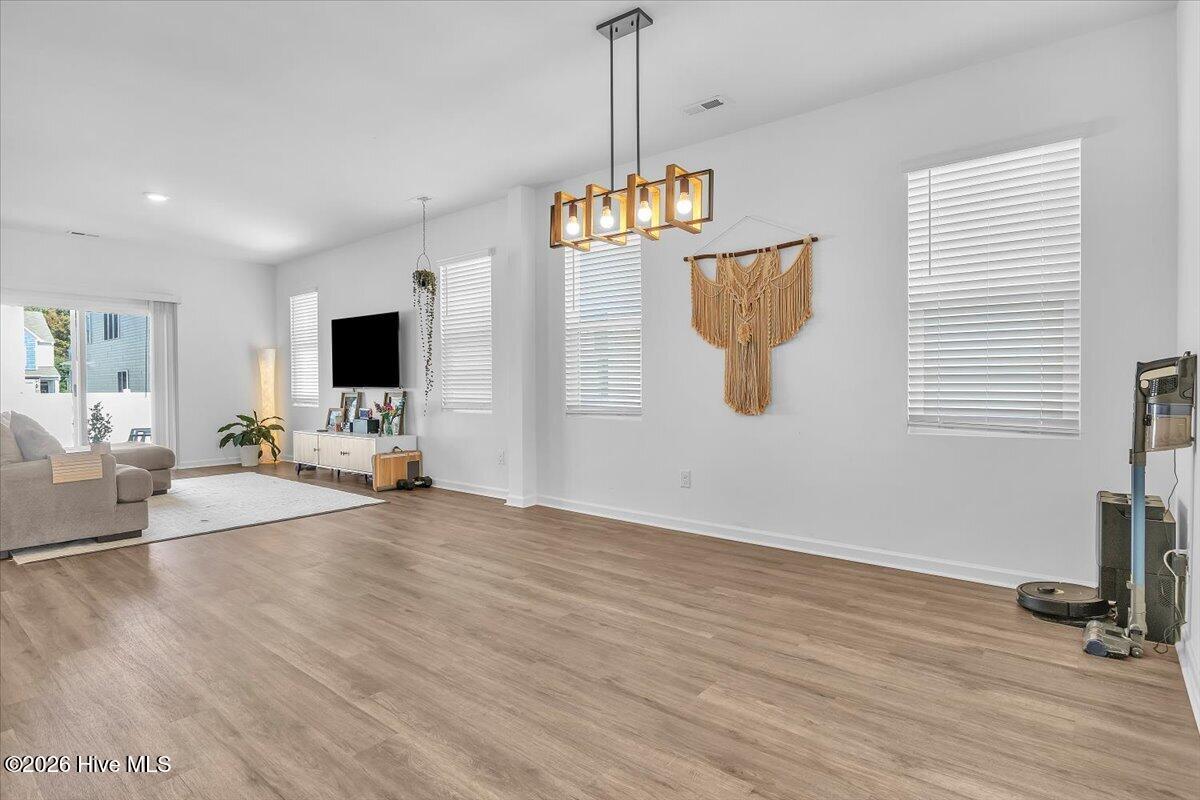 1613 King Street Property Photo 16