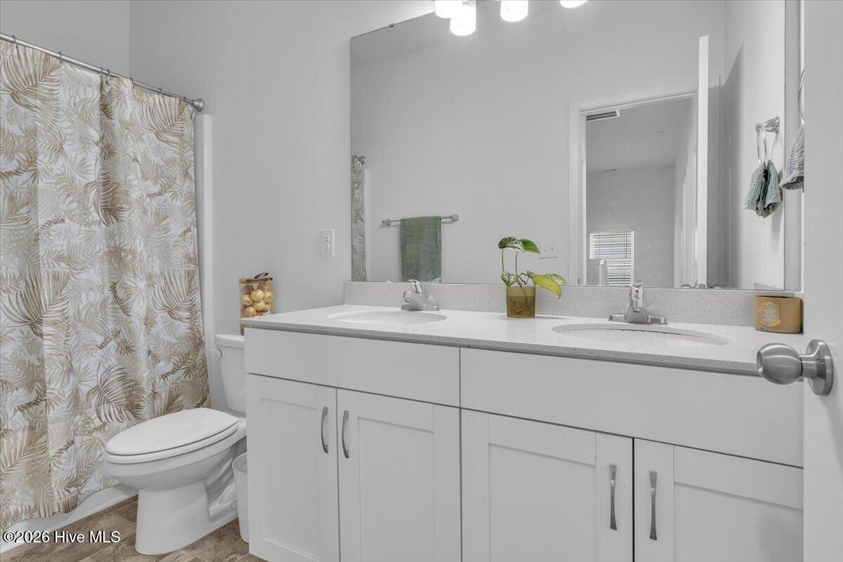 1613 King Street Property Photo 26