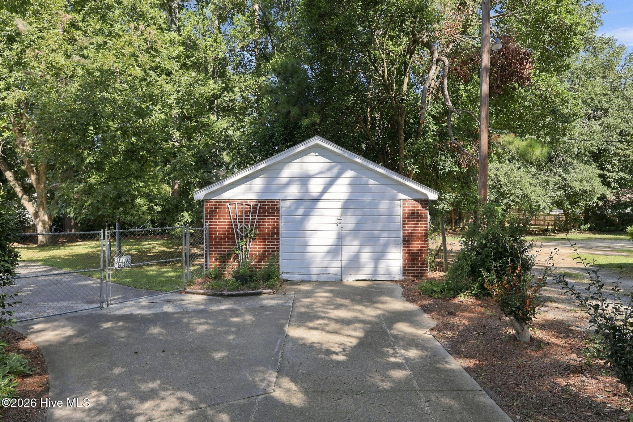 407 Cooper Drive Property Photo 5