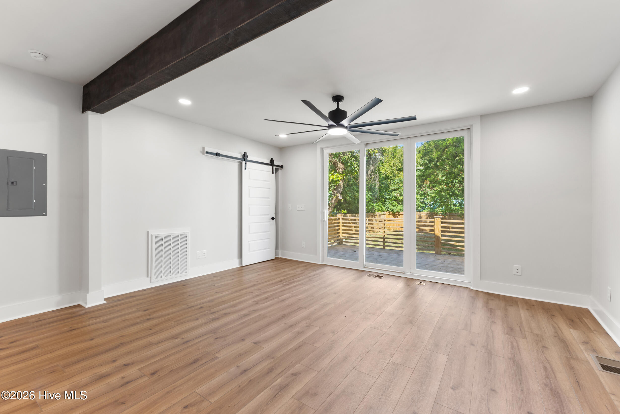 315 Meares Street Property Photo 8