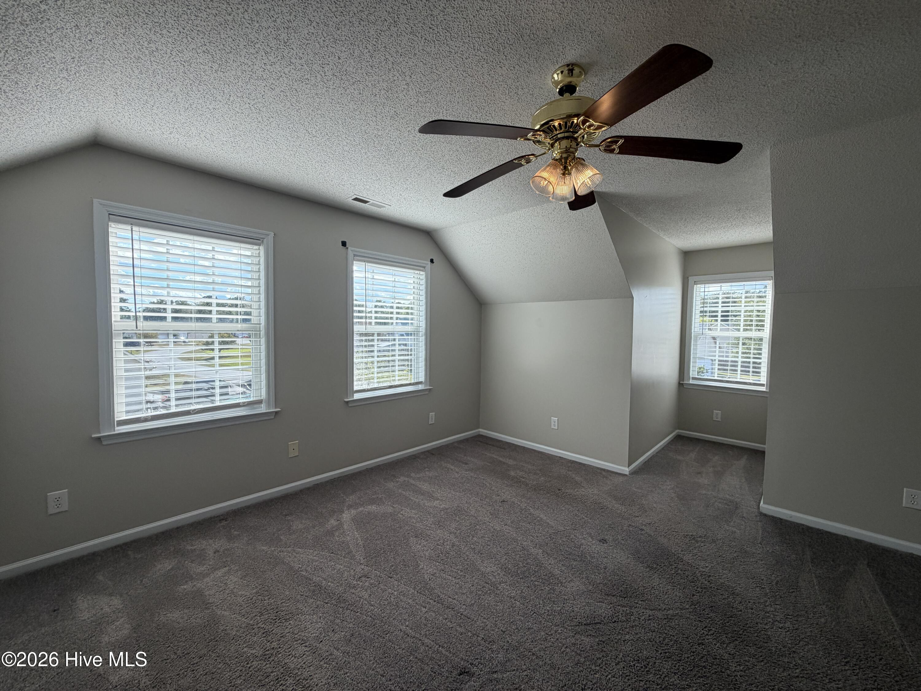 142 Forest Bluff Drive Property Photo 10