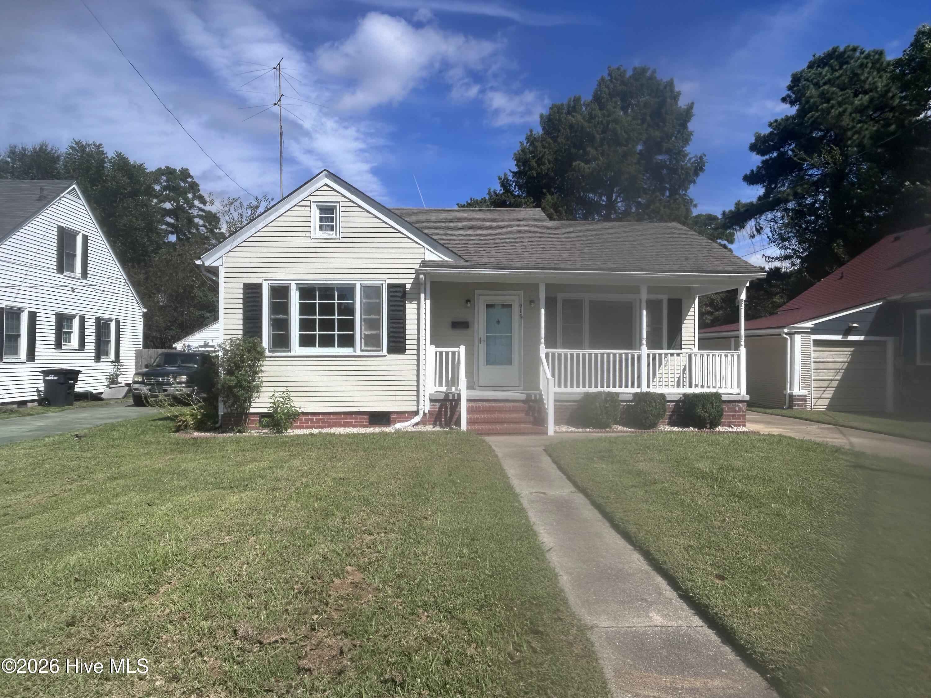 918 Woodruff Avenue Property Photo 1