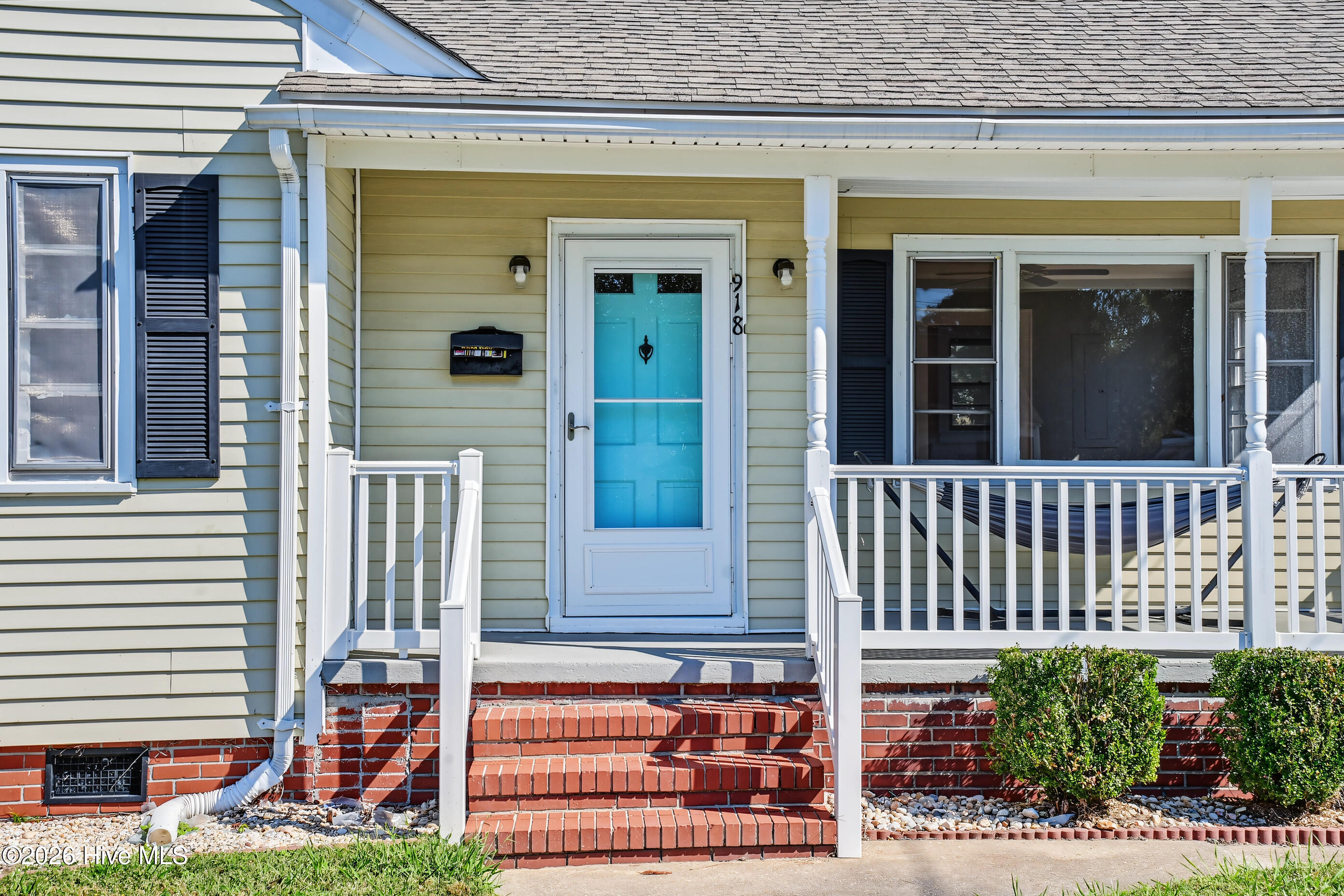 918 Woodruff Avenue Property Photo 3