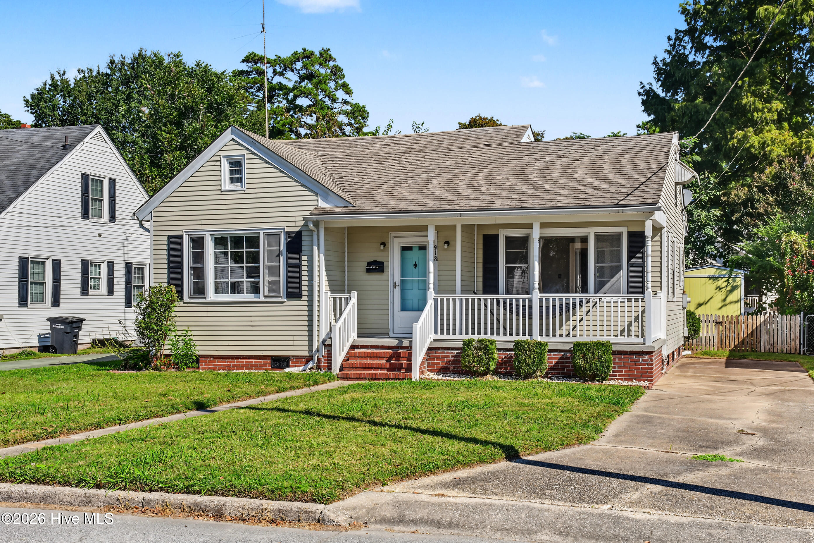918 Woodruff Avenue Property Photo 4