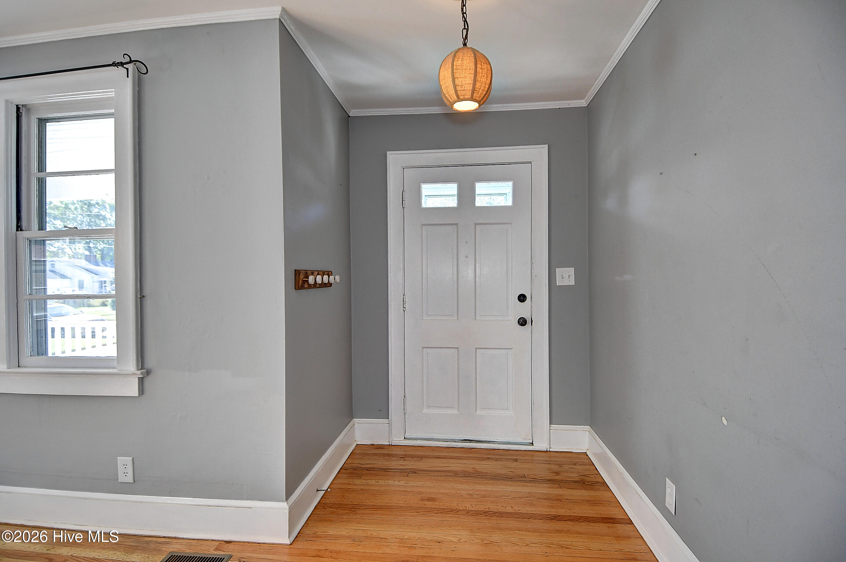 918 Woodruff Avenue Property Photo 6