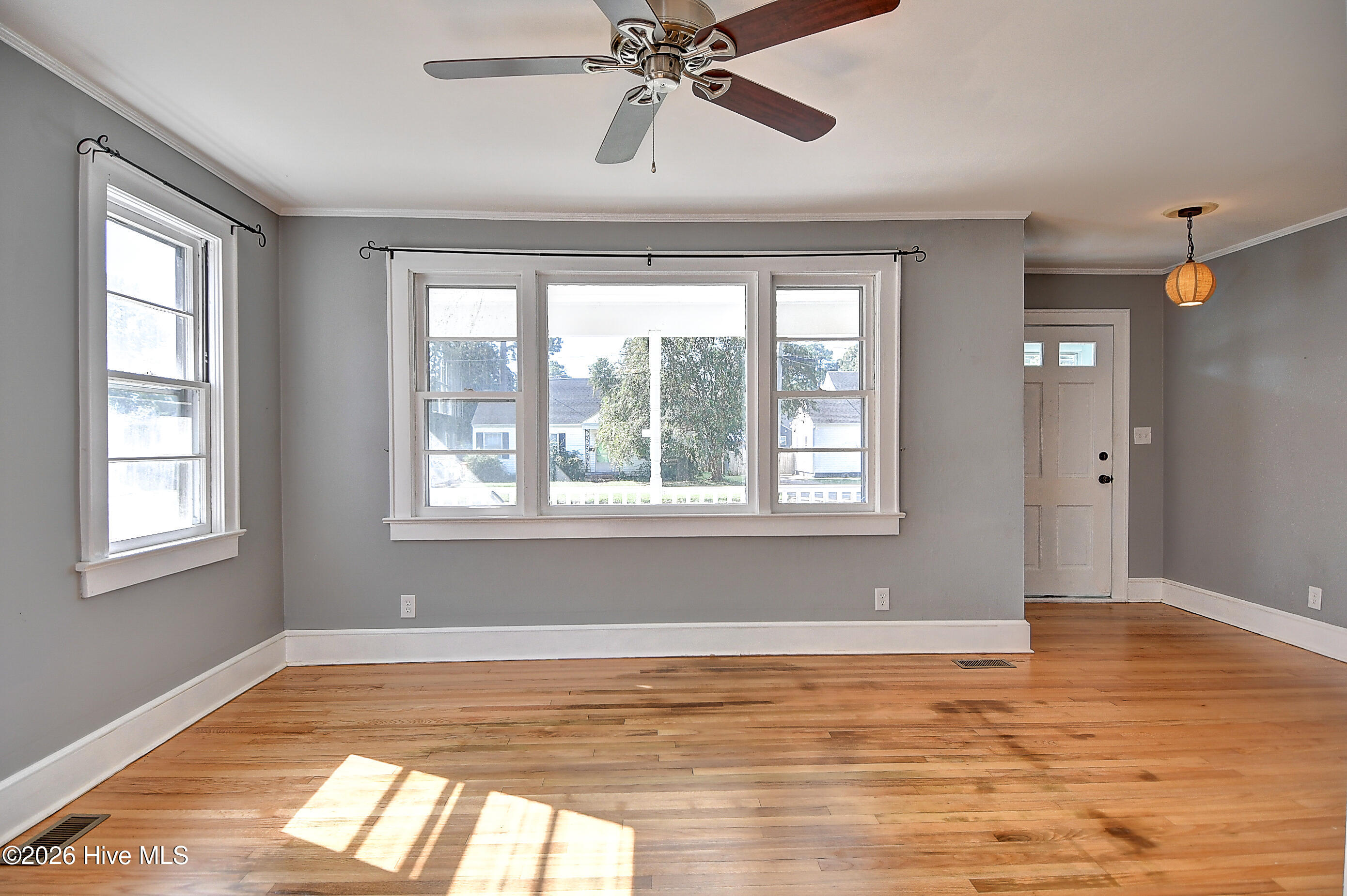 918 Woodruff Avenue Property Photo 7