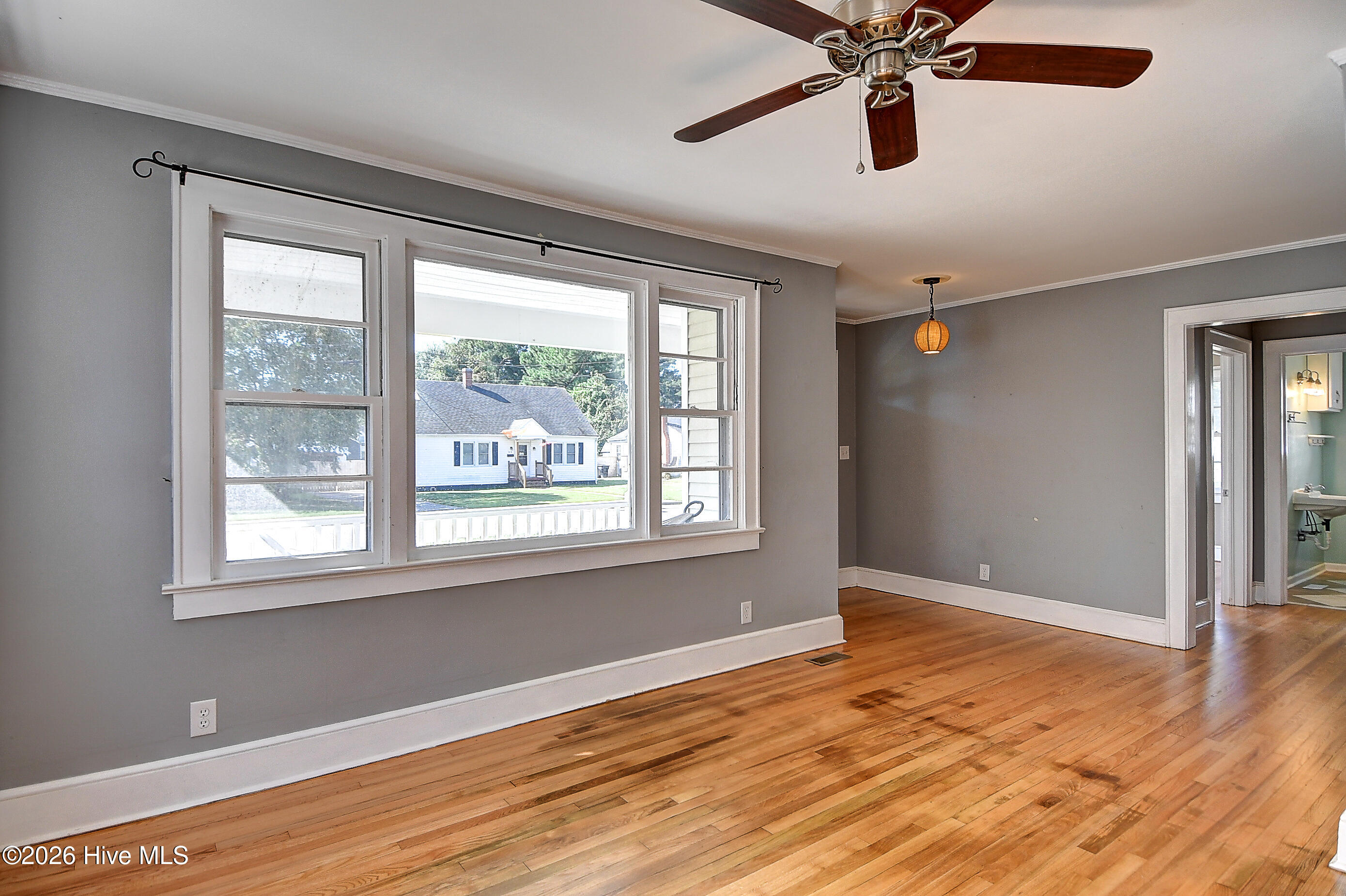 918 Woodruff Avenue Property Photo 8
