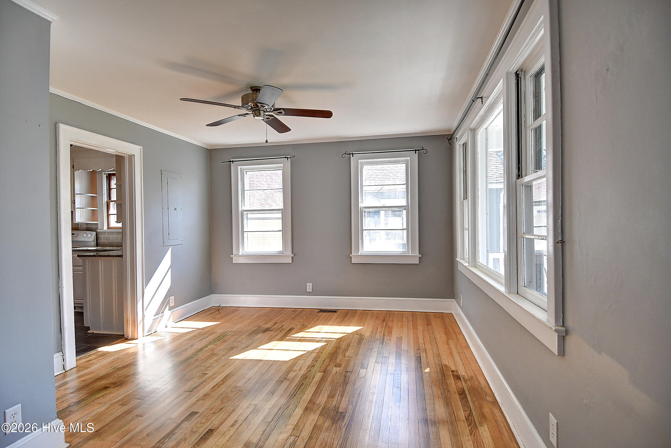 918 Woodruff Avenue Property Photo 10