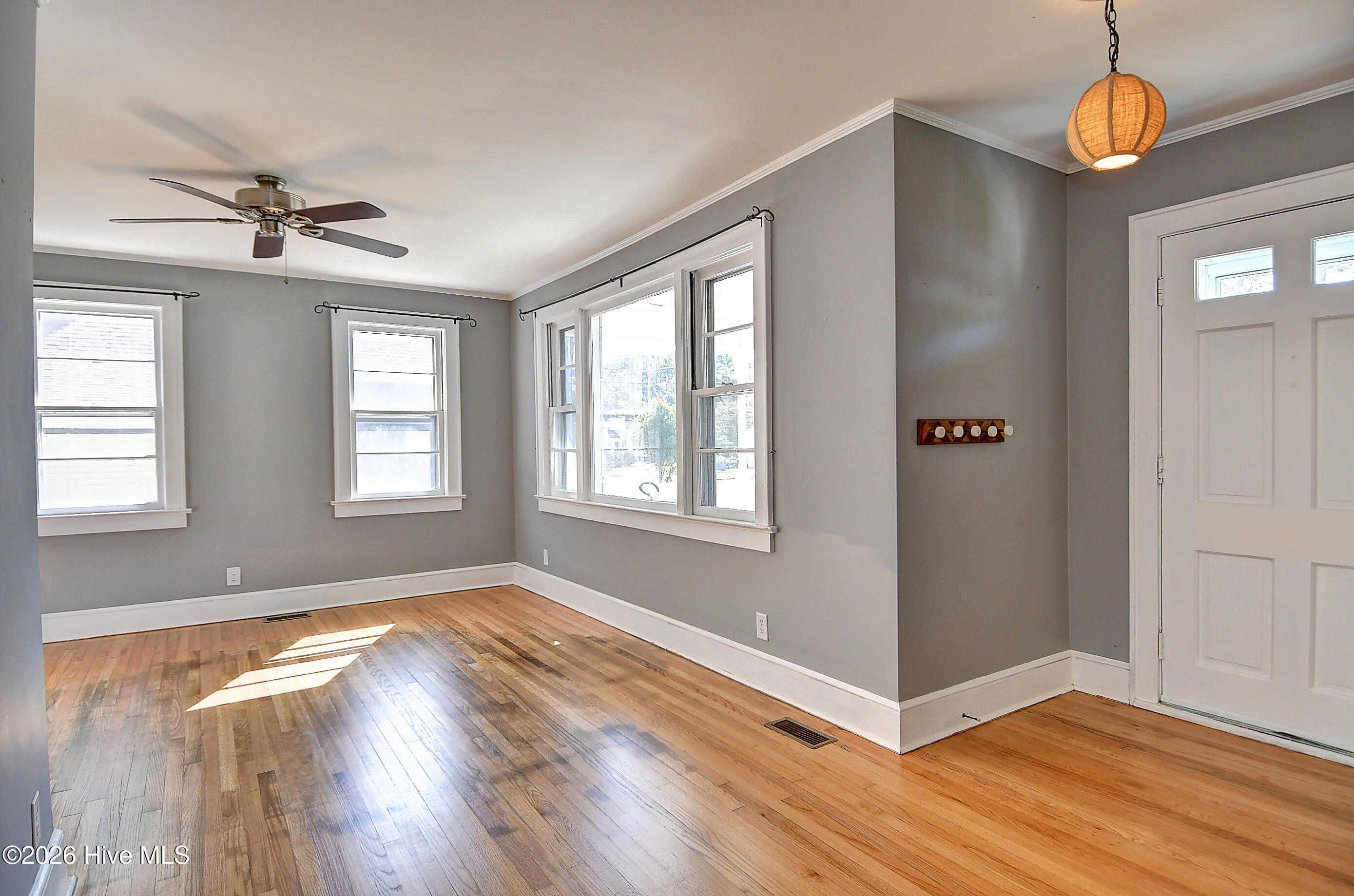 918 Woodruff Avenue Property Photo 11