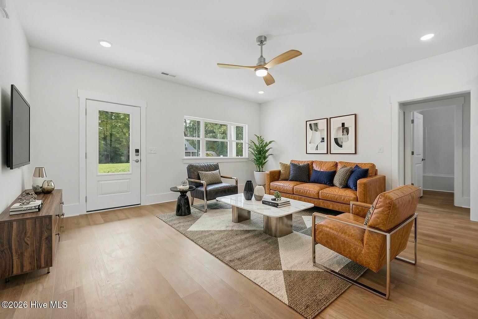 523 Woodhaven Road Property Photo 4