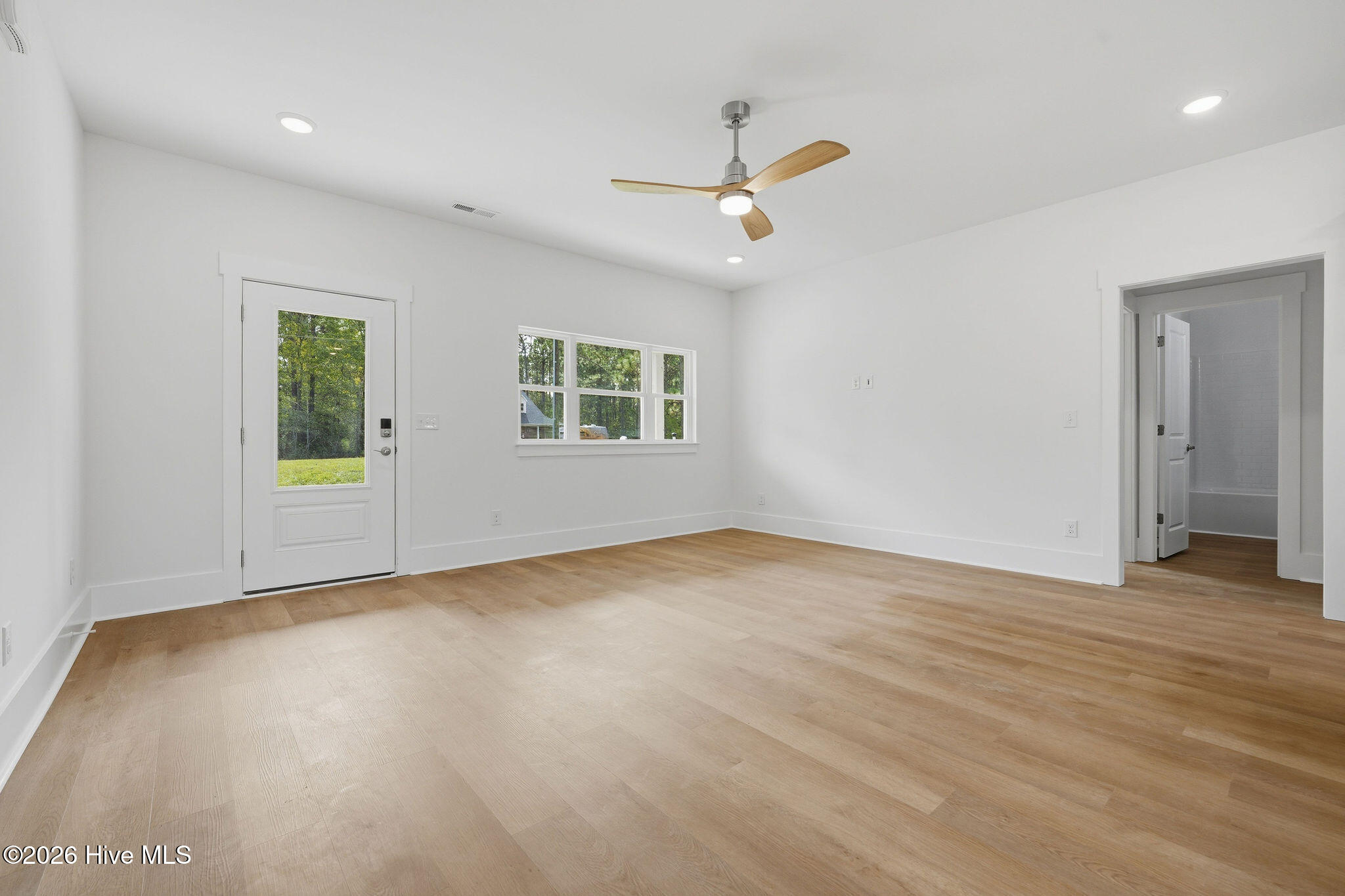 523 Woodhaven Road Property Photo 5