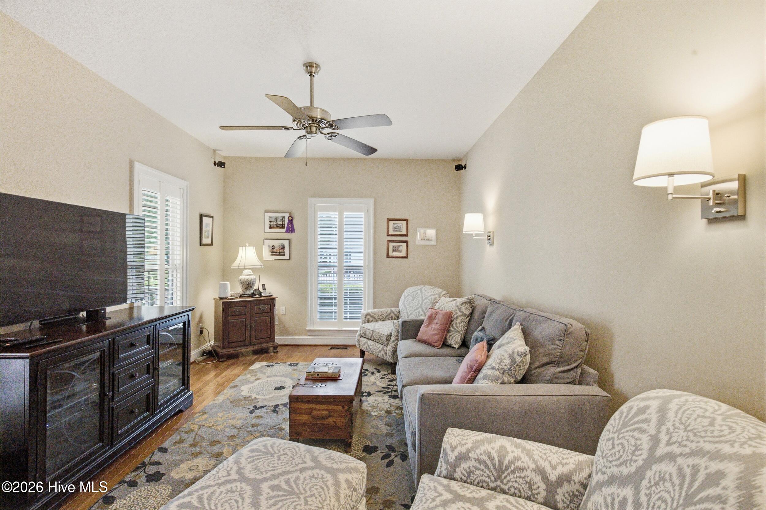 127 Shenandoah River Drive Property Photo 22