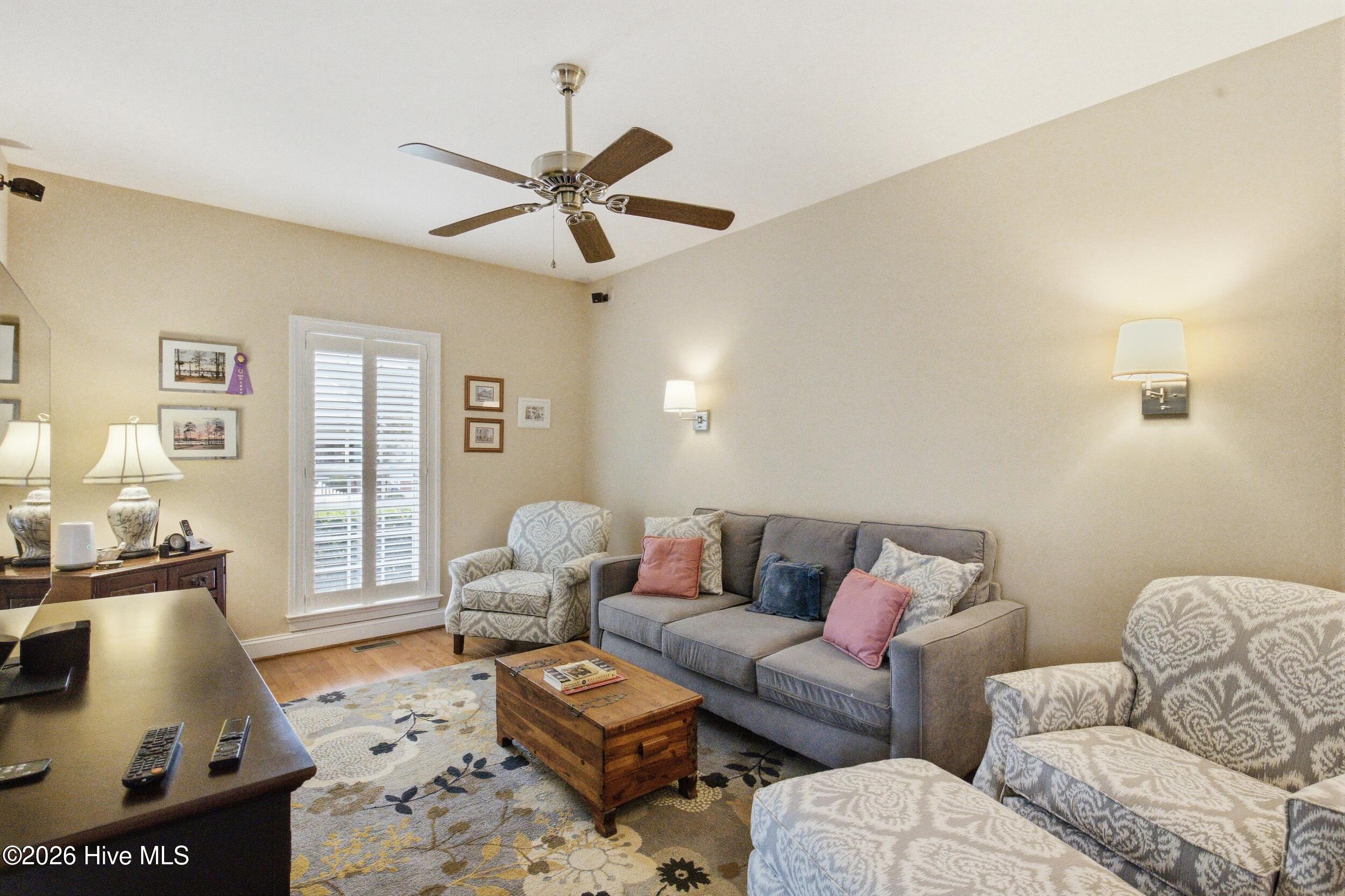 127 Shenandoah River Drive Property Photo 23