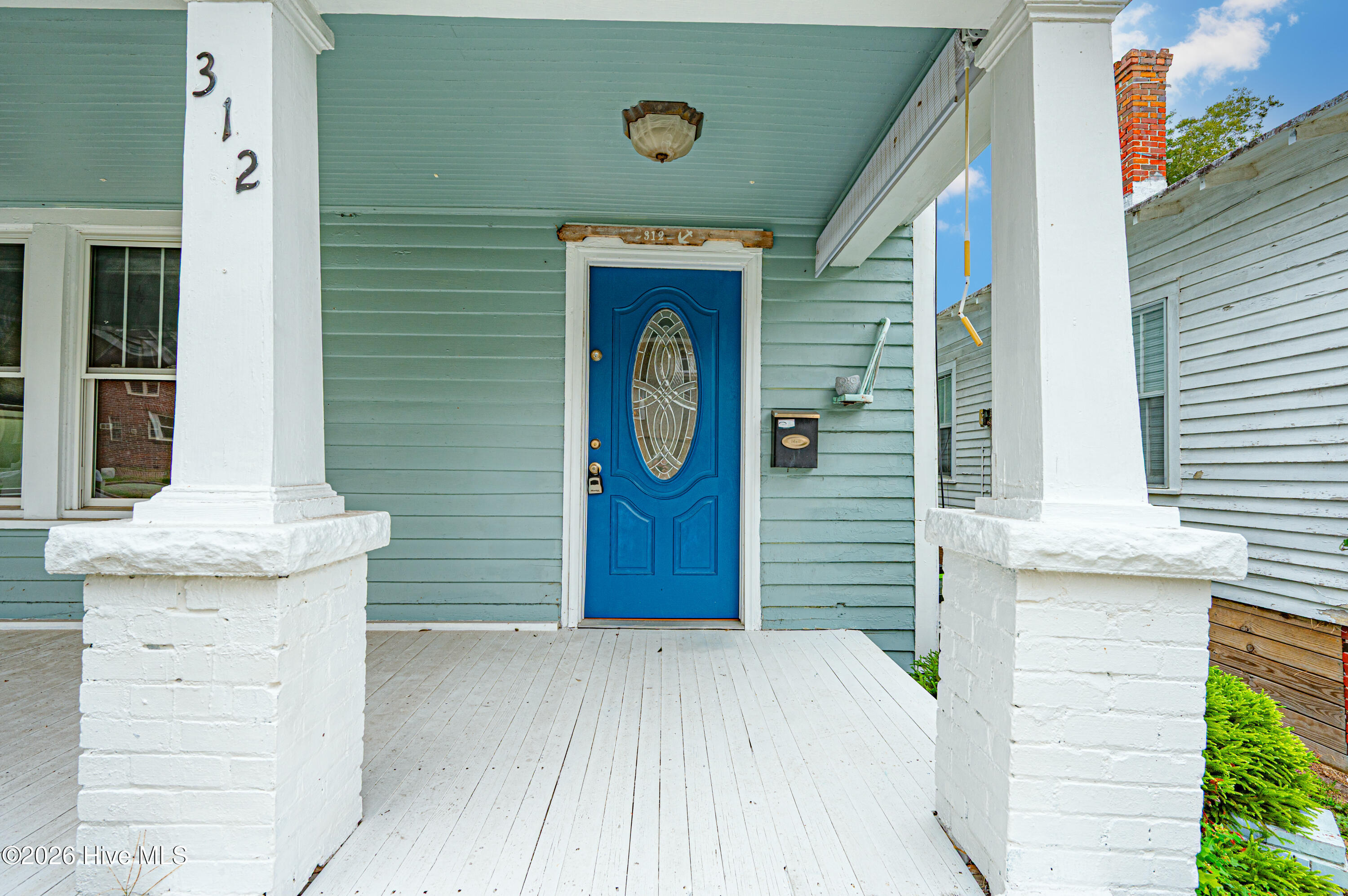 312 Avenue B Property Photo 4