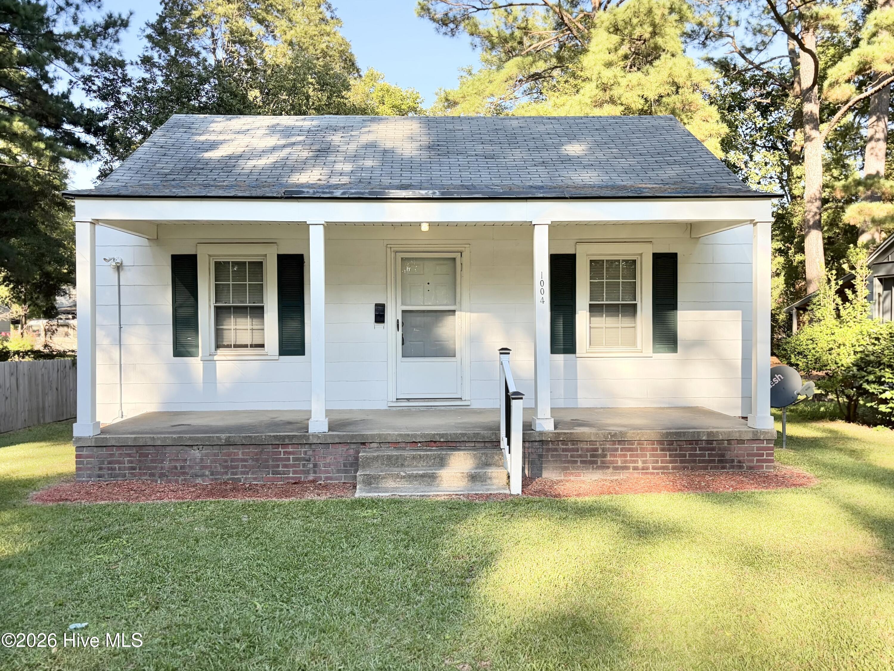 1004 Long Avenue Property Photo 1