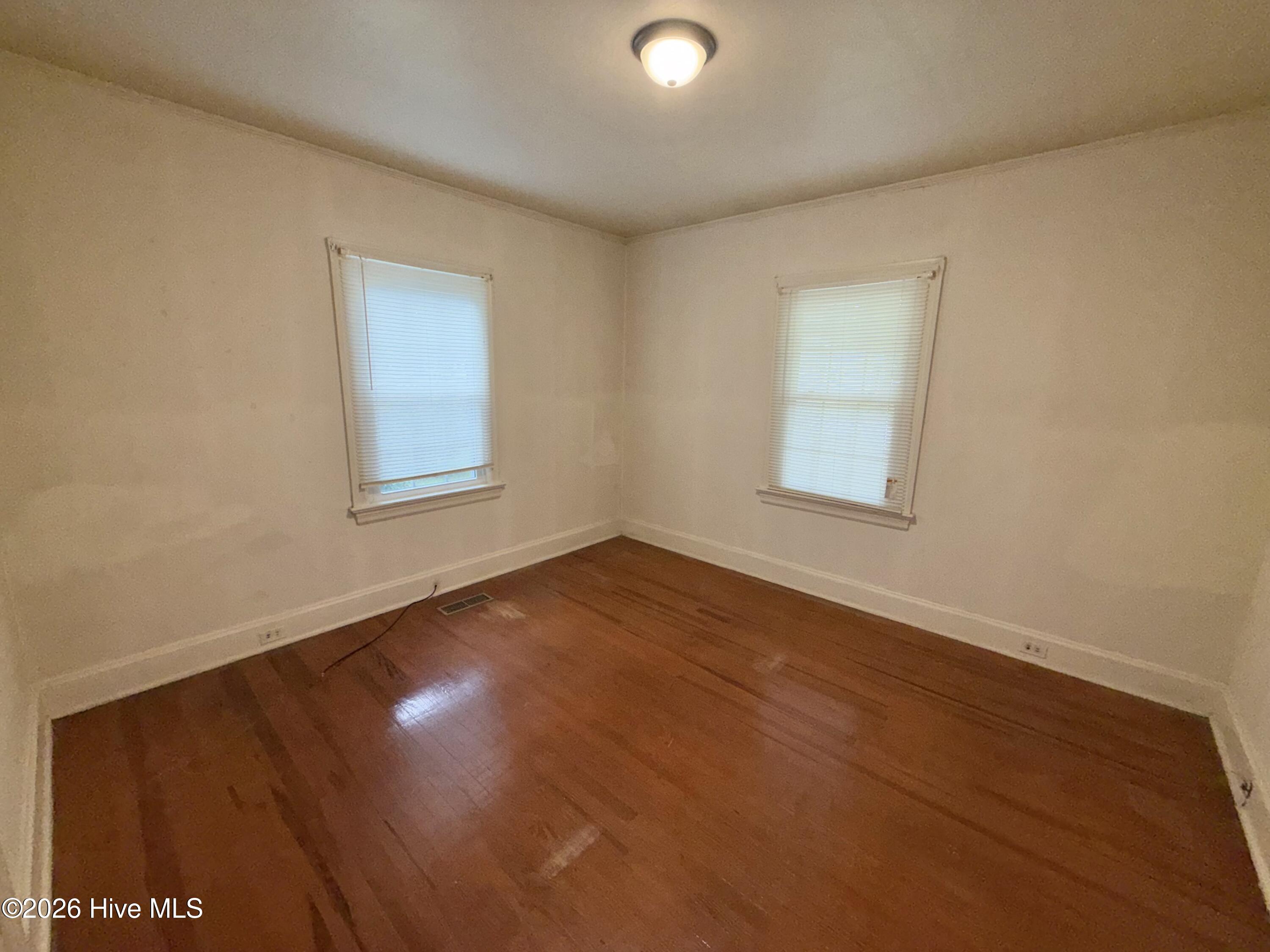 1004 Long Avenue Property Photo 11