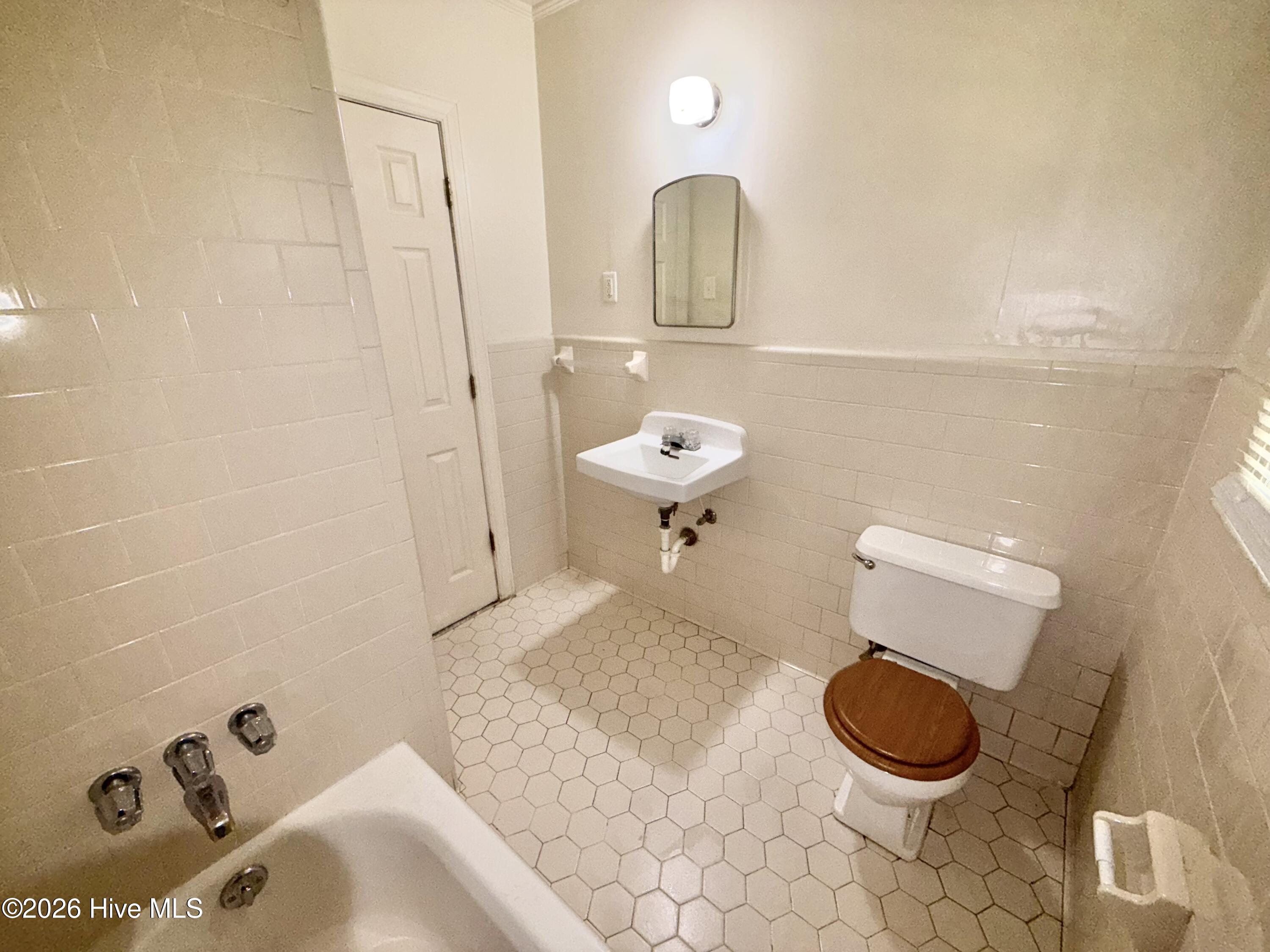 1004 Long Avenue Property Photo 17