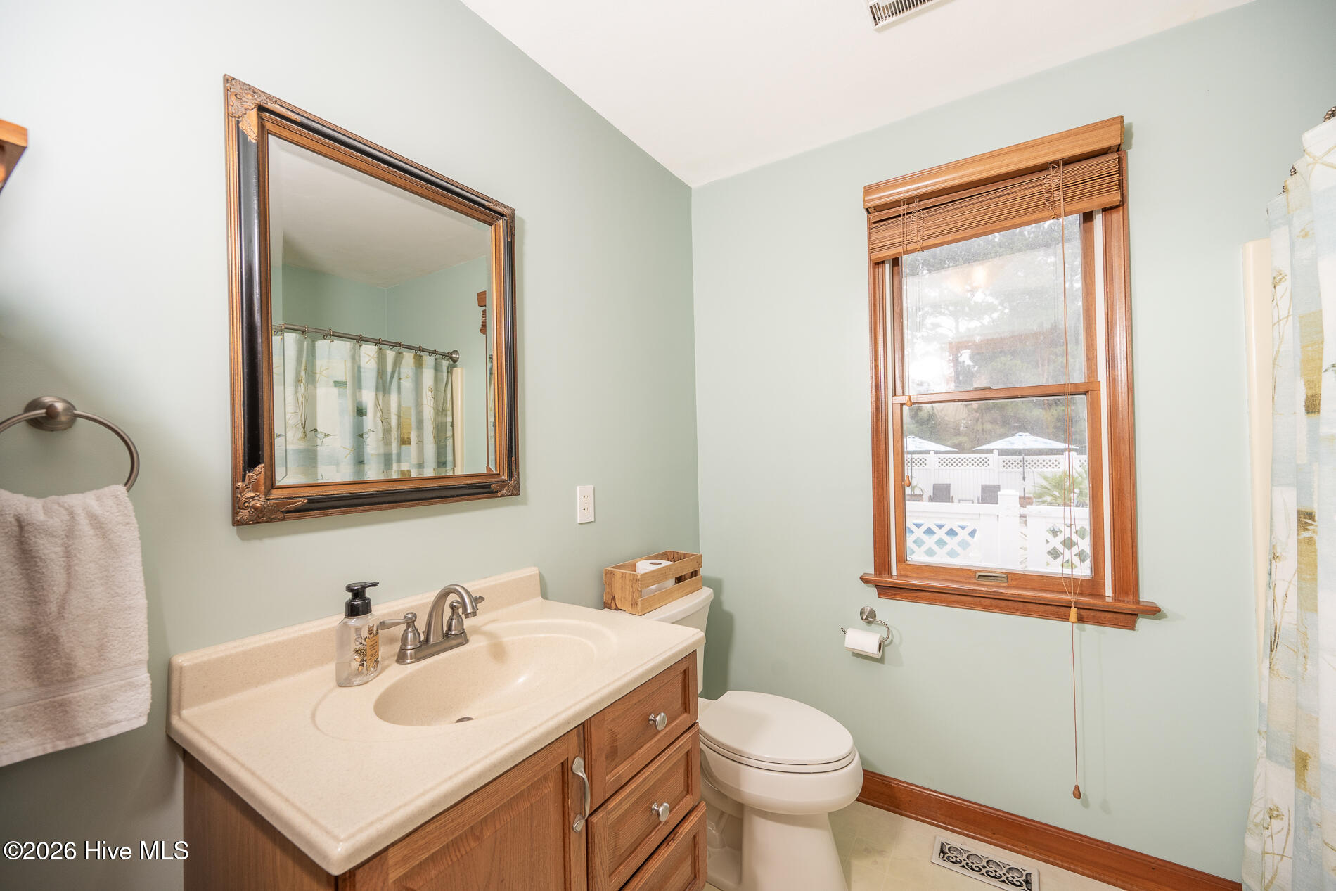 112 South Street Property Photo 26