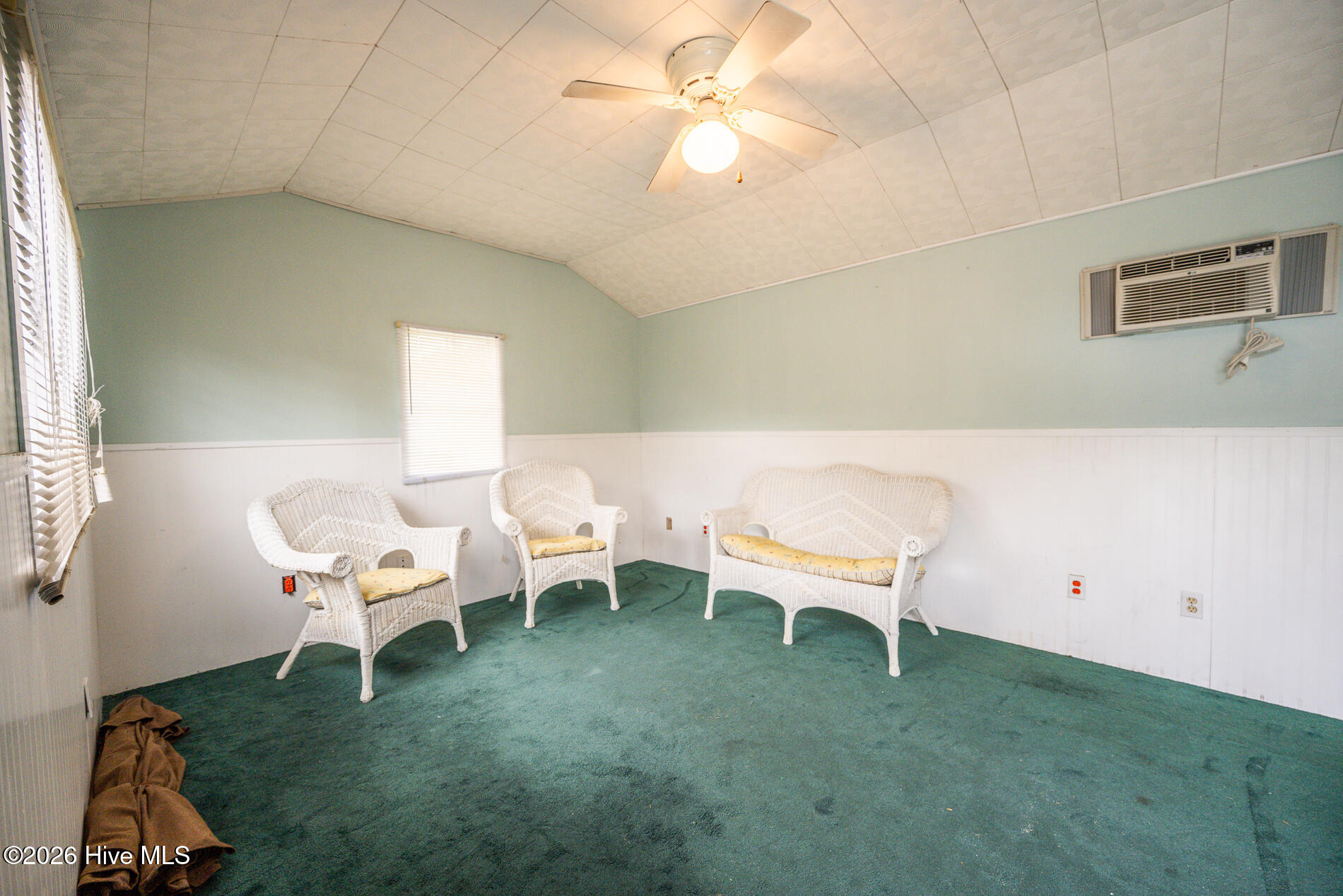 112 South Street Property Photo 31
