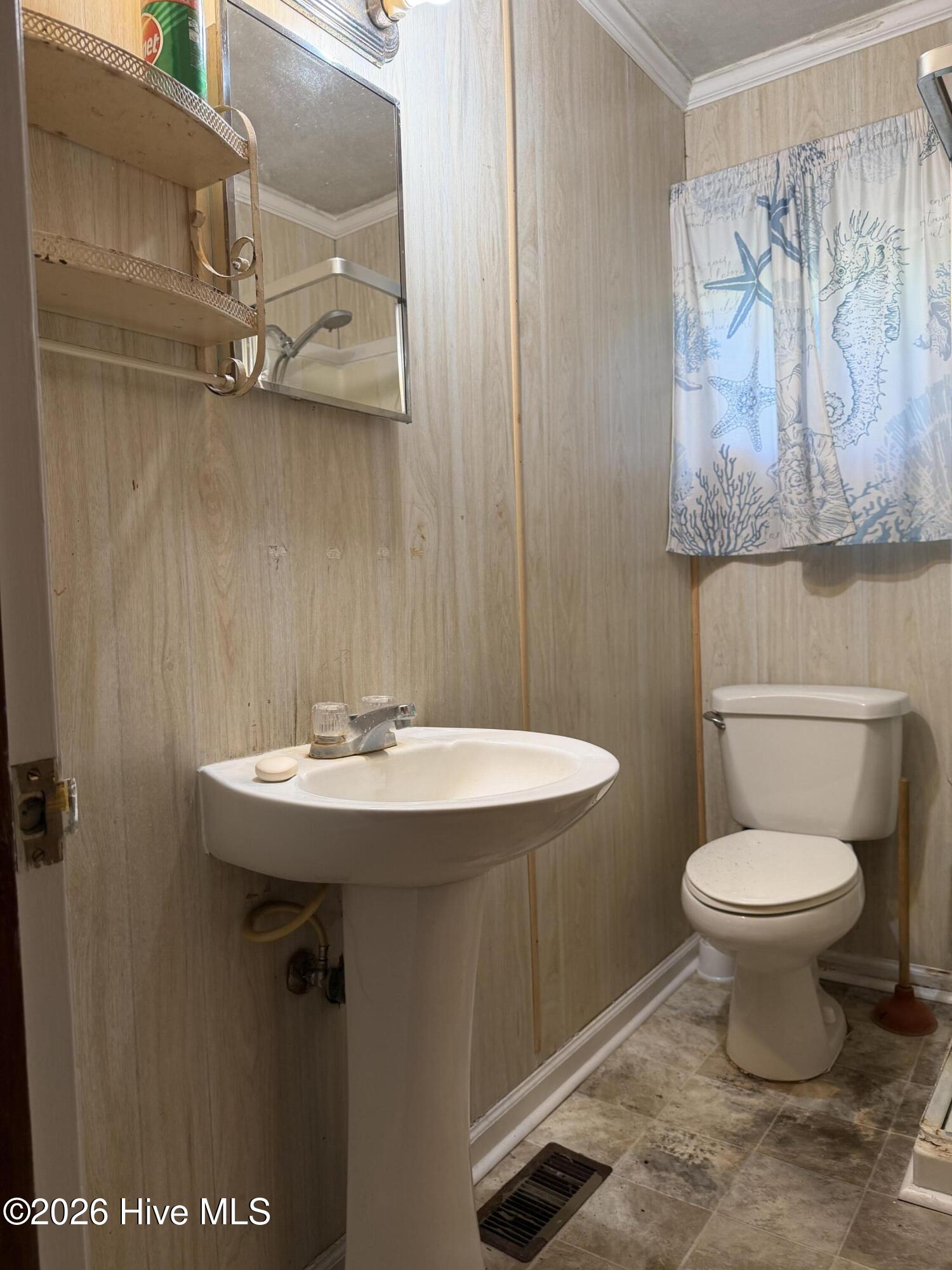 172 Salter Path Road Property Photo 5