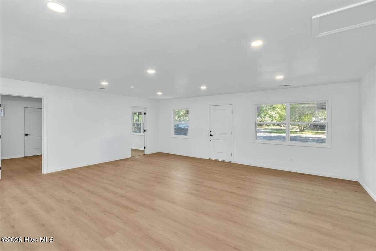 2274 Darlington Drive Property Photo 6