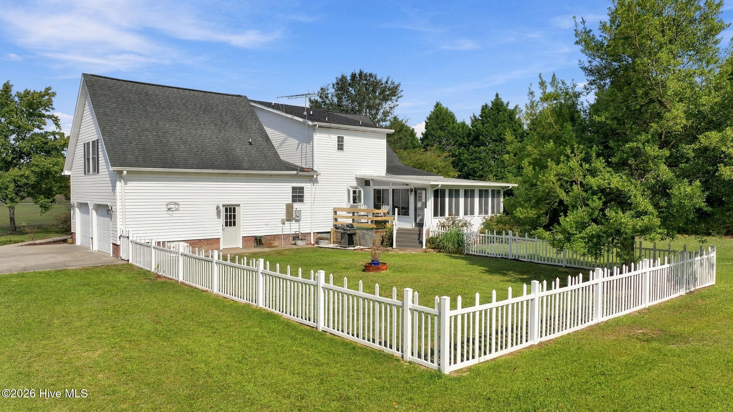 138 County Line Road Property Photo 2