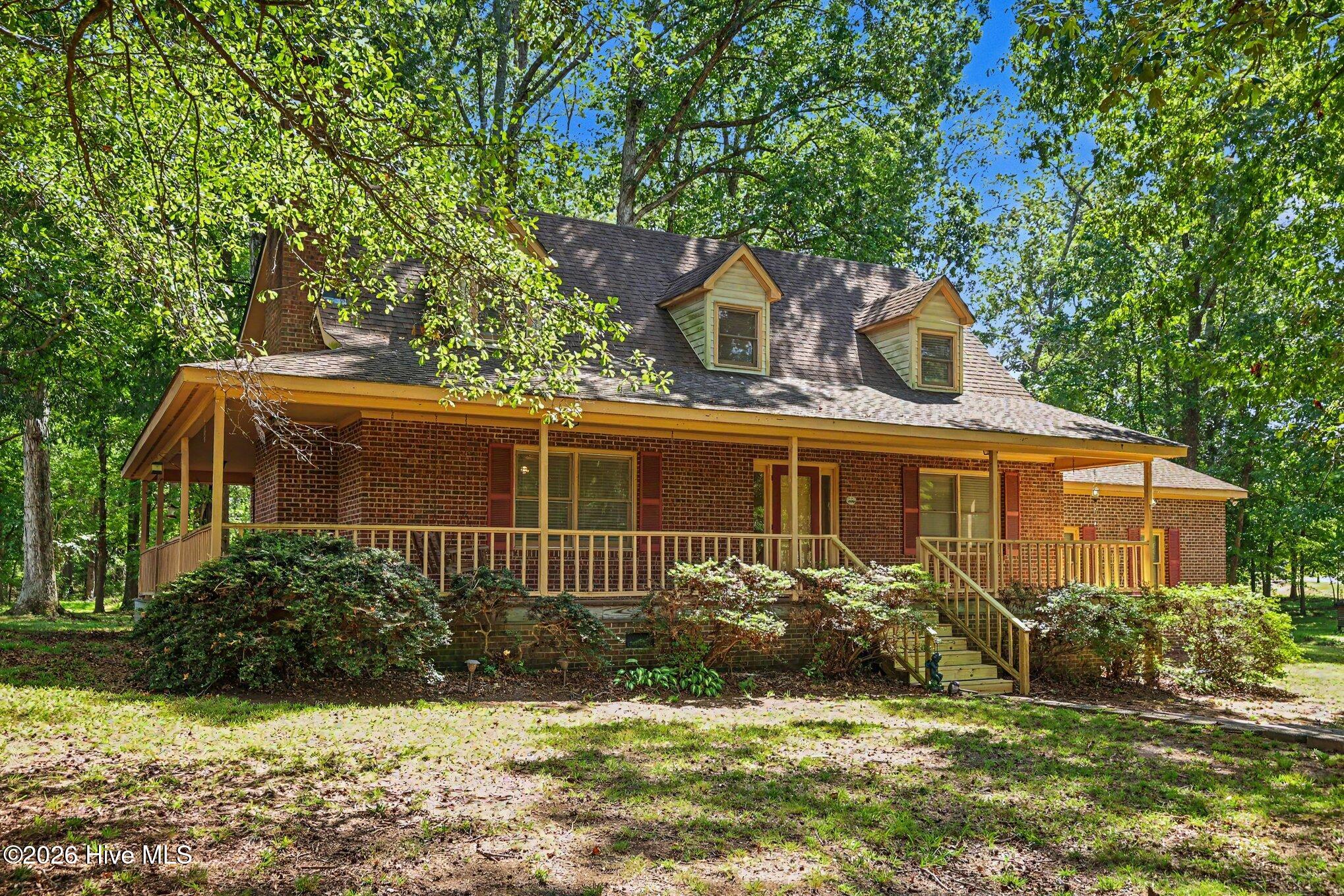 100 Dogwood Drive Property Photo 2