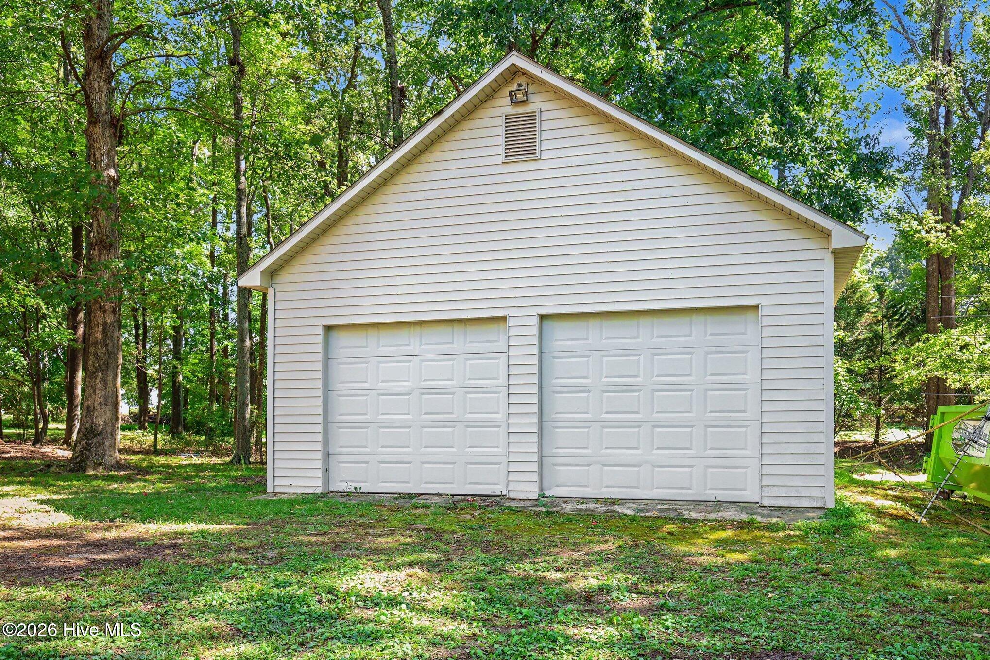 100 Dogwood Drive Property Photo 6