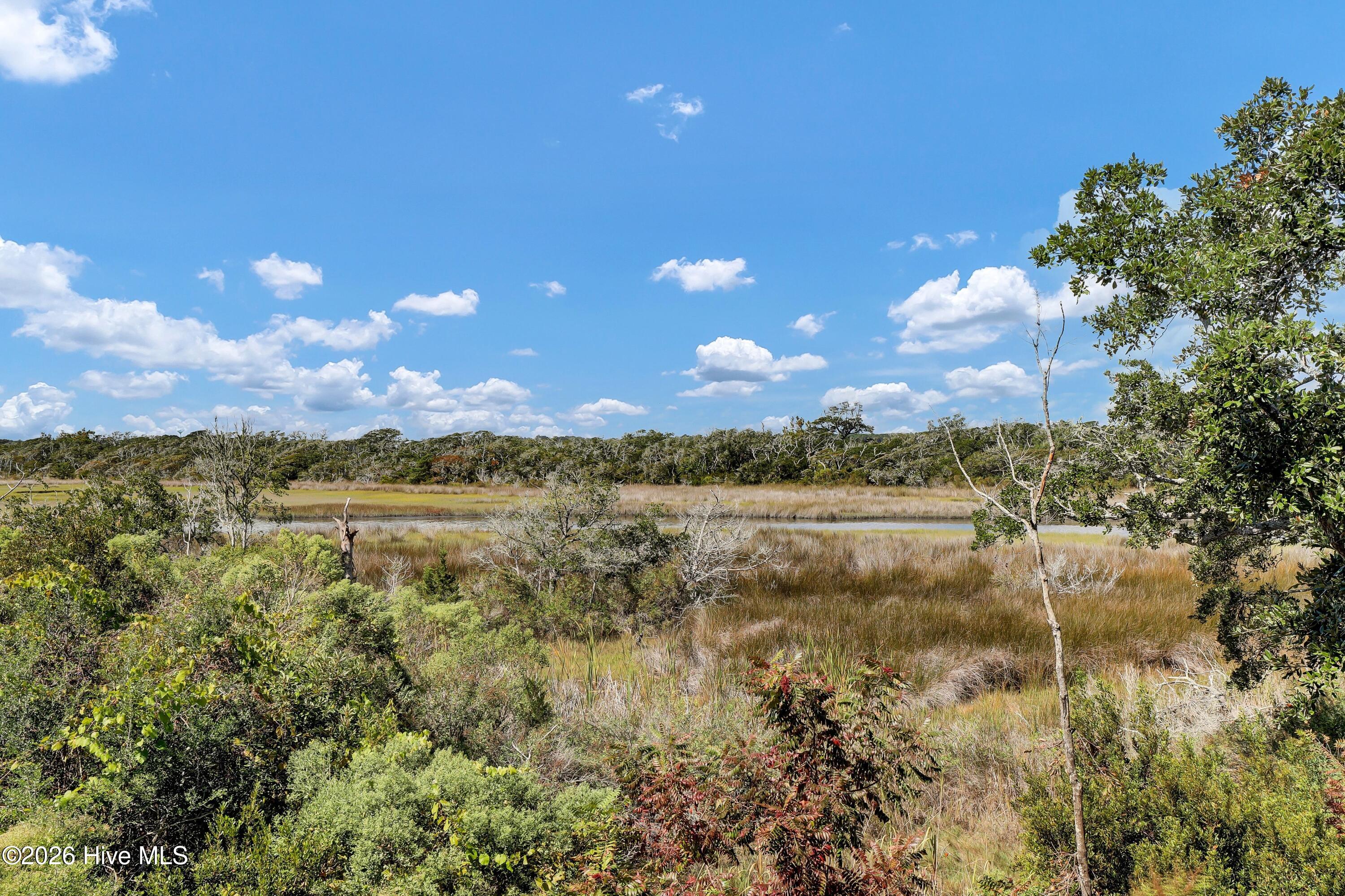 825a N New River Drive Property Photo 6