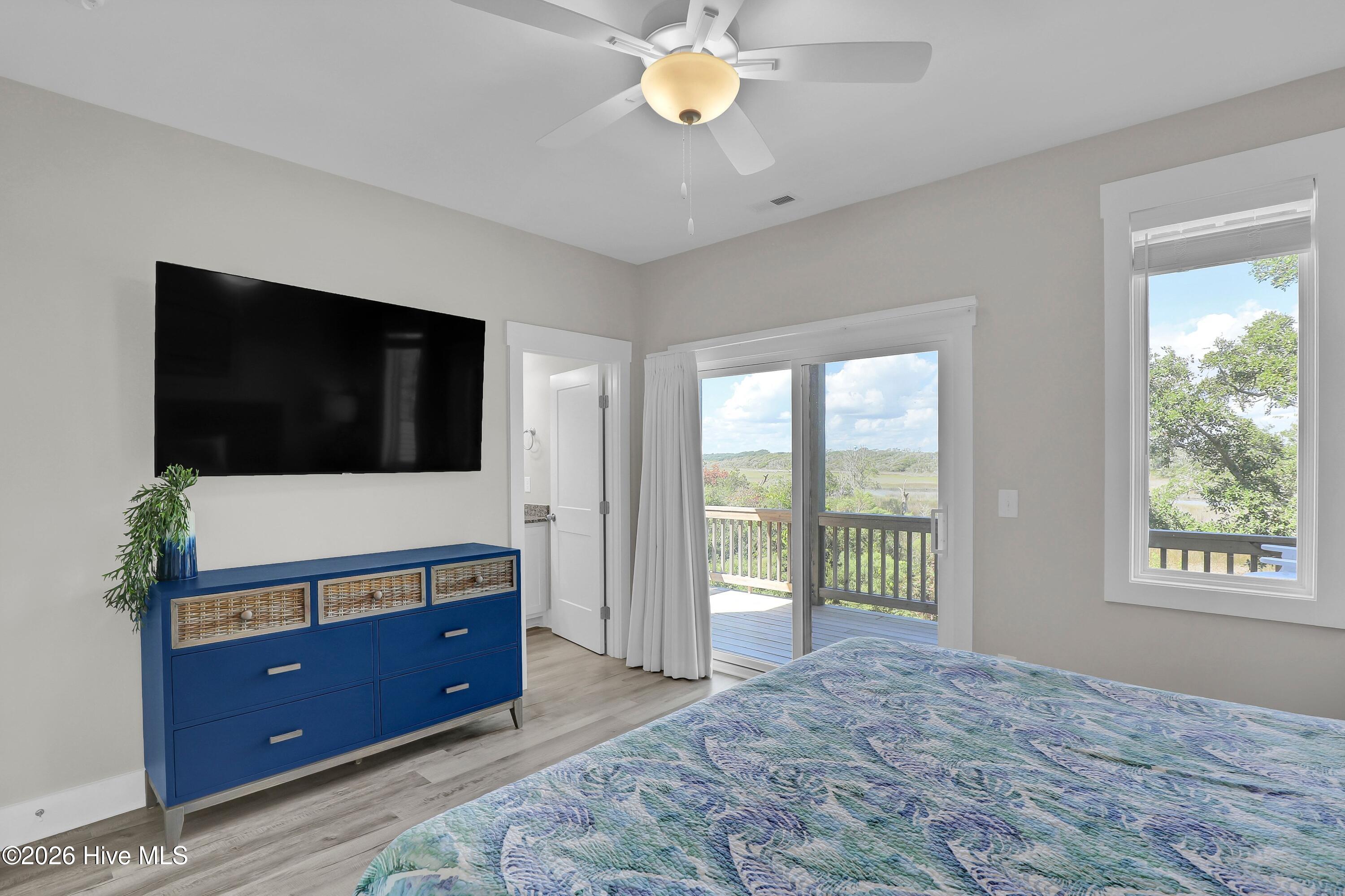 825a N New River Drive Property Photo 24
