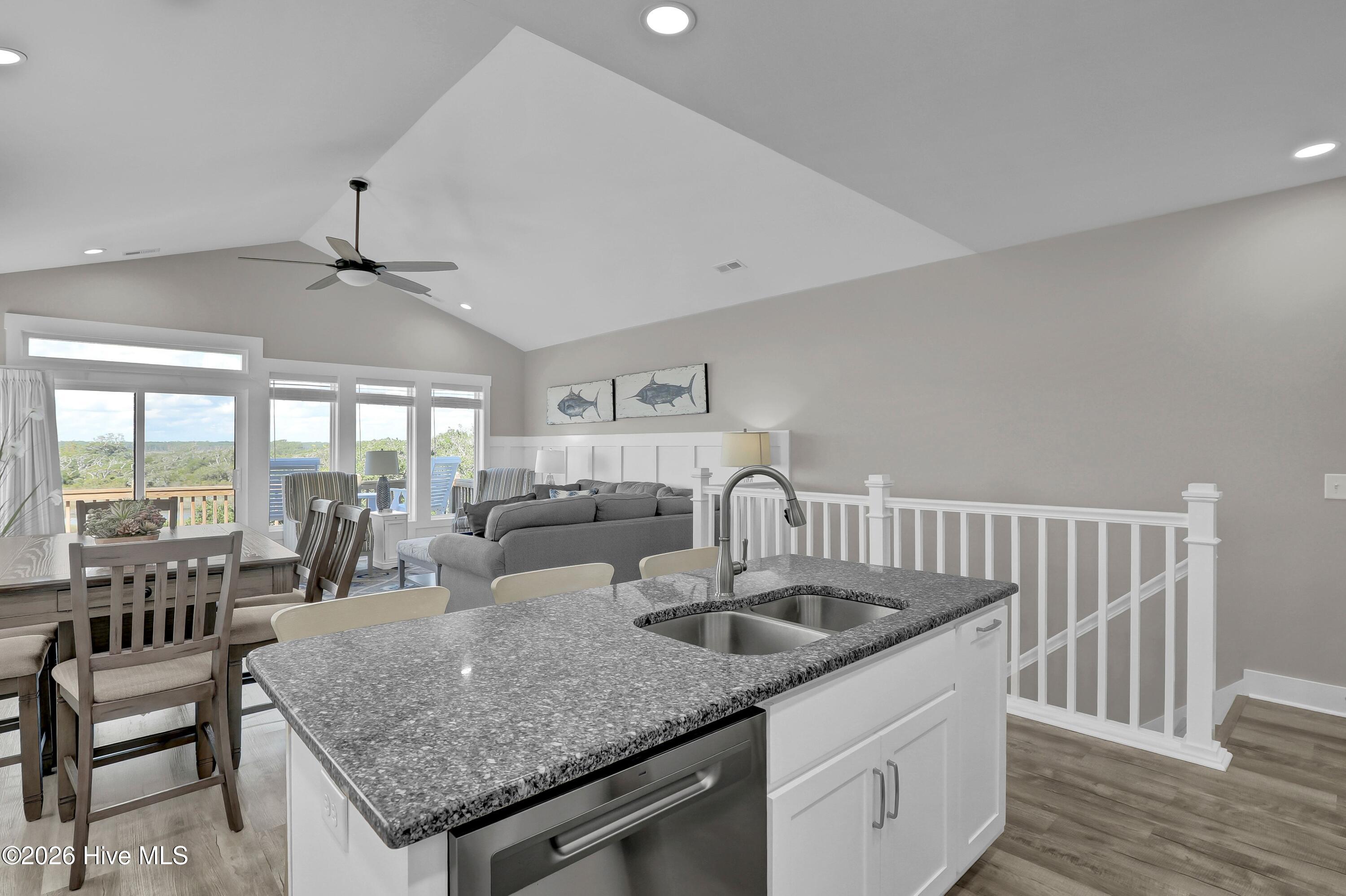 825a N New River Drive Property Photo 34