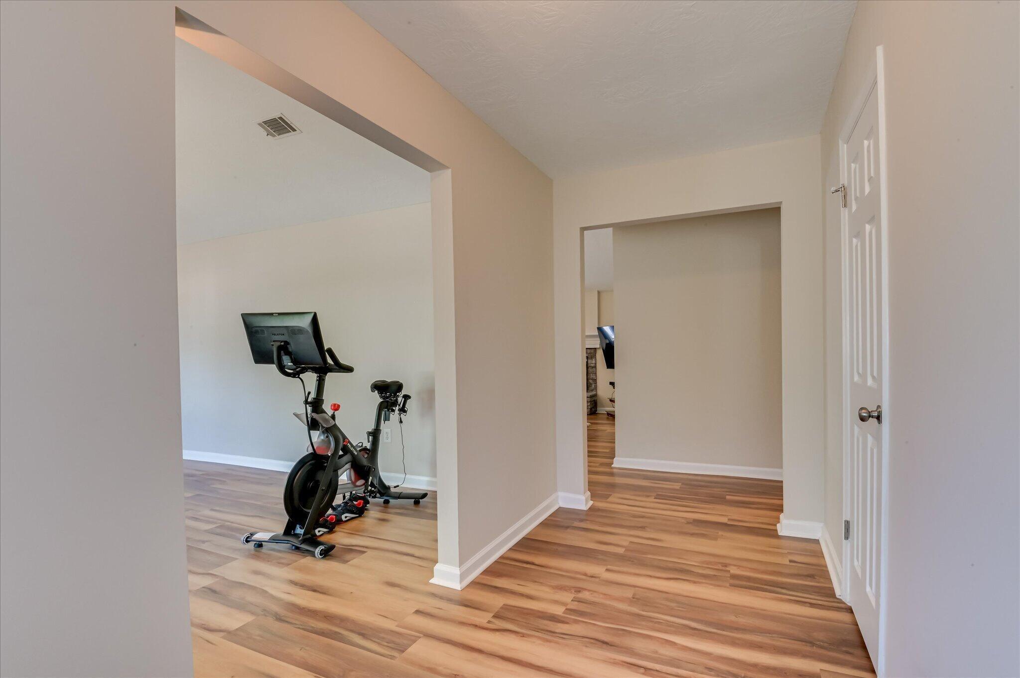 2015 Bridgewater Drive Property Photo 5