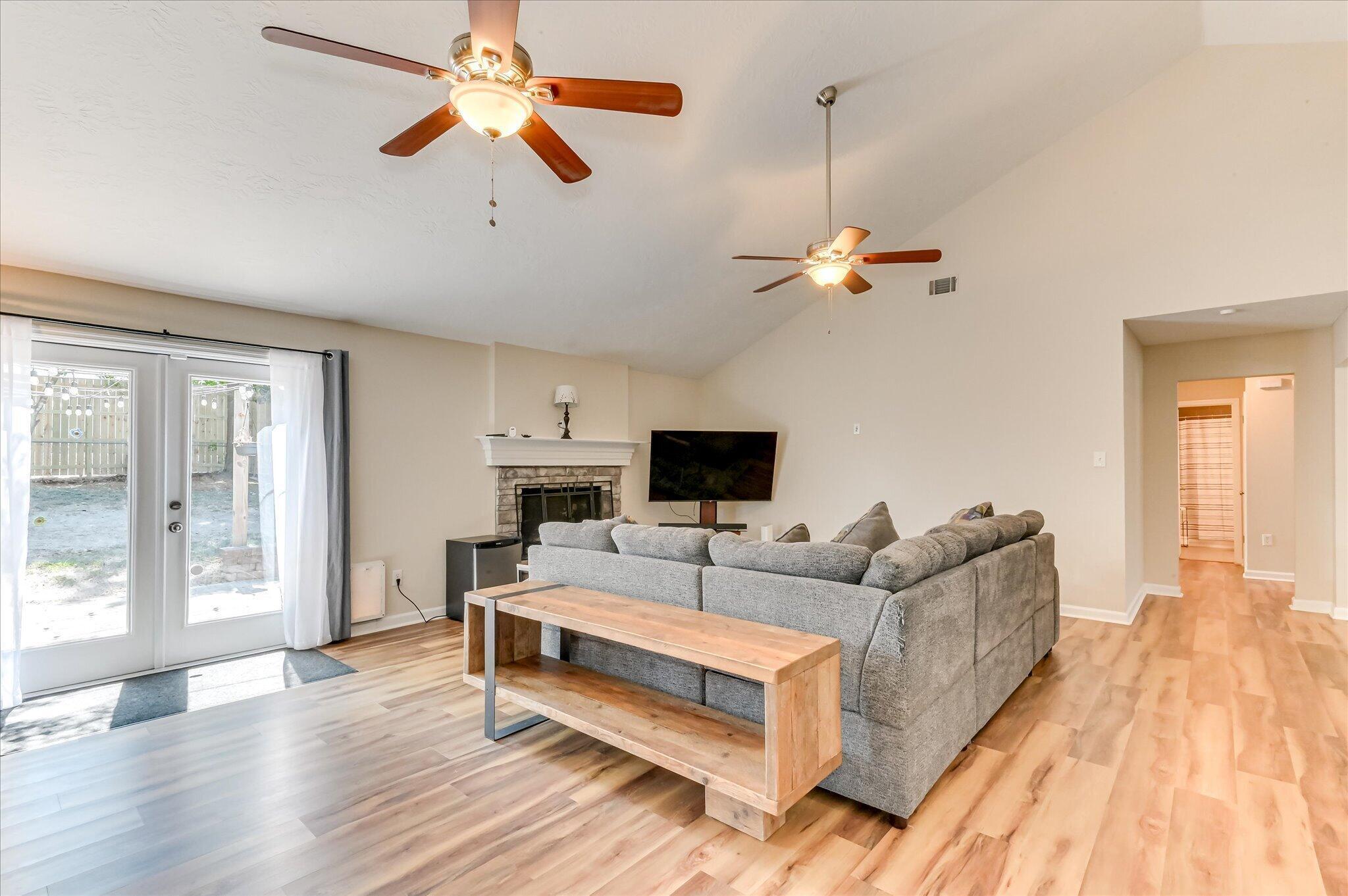 2015 Bridgewater Drive Property Photo 7