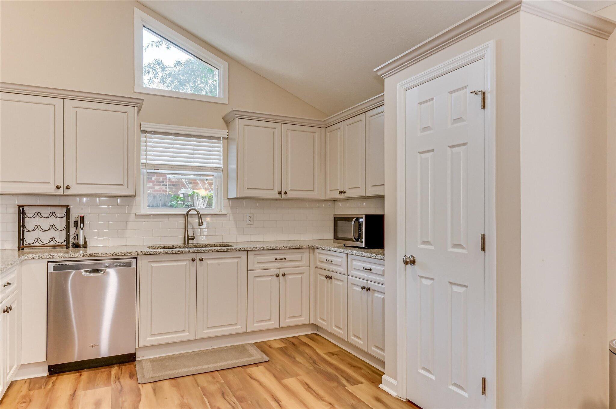 2015 Bridgewater Drive Property Photo 14