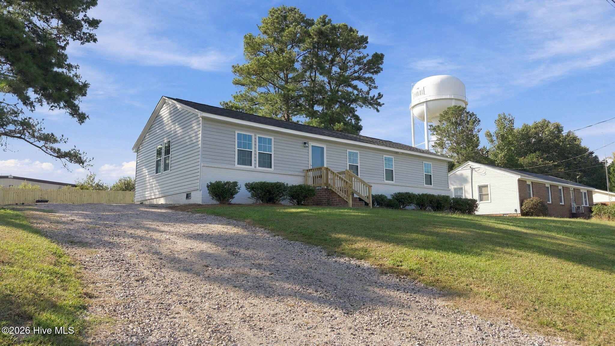 610 Lakeview Drive Property Photo 4