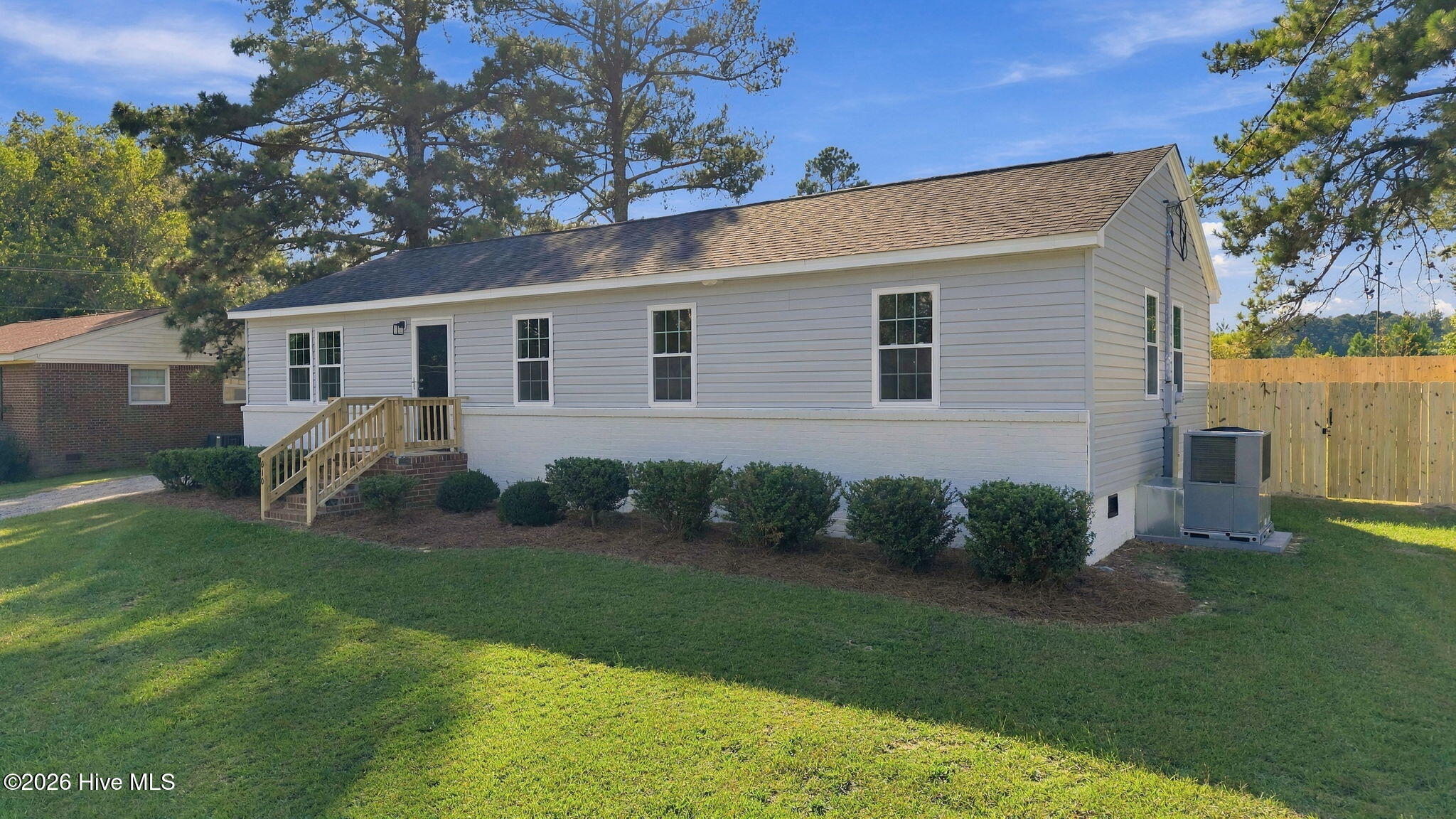 610 Lakeview Drive Property Photo 5