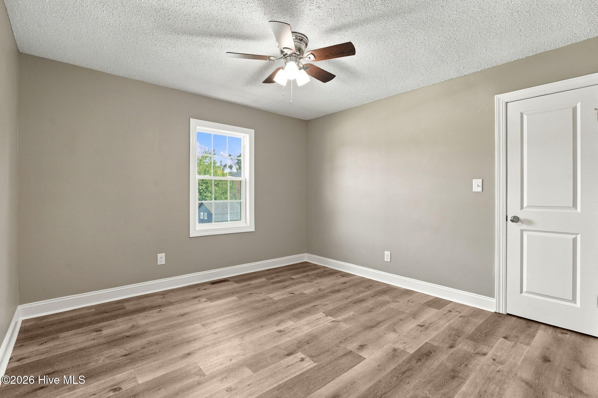 610 Lakeview Drive Property Photo 29