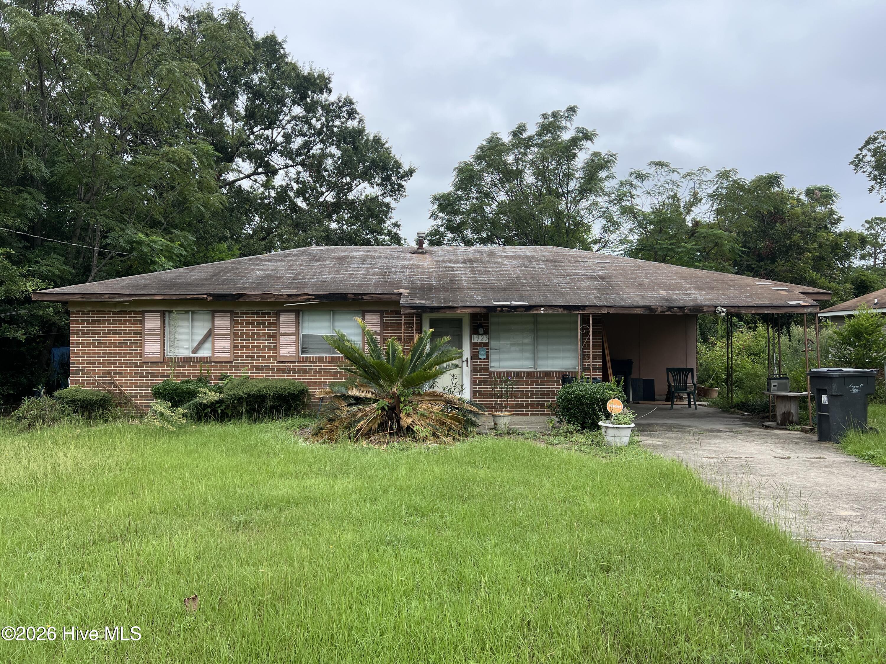 1923 Gay Drive Property Photo 1