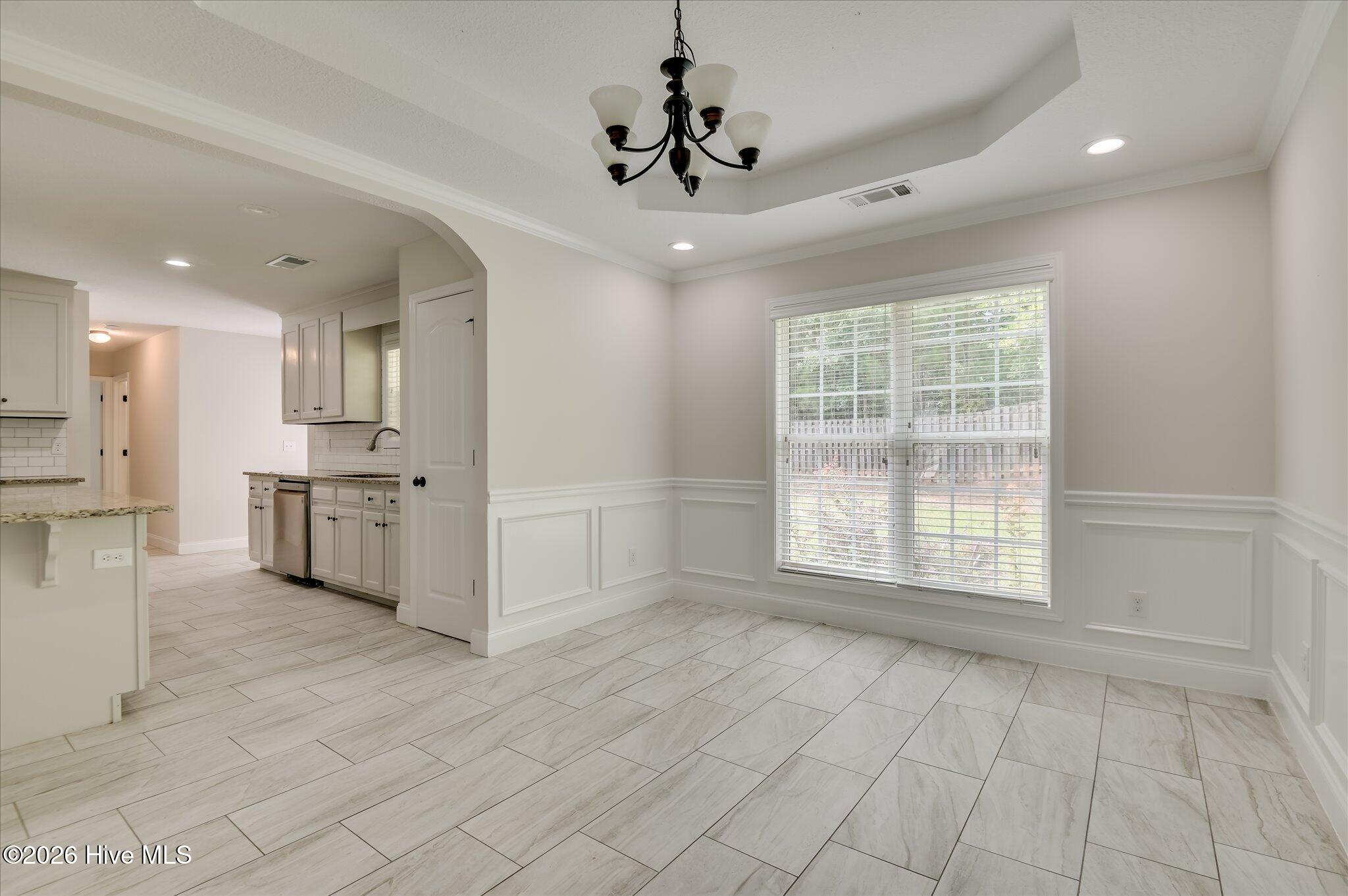 2054 Lake Forest Drive Property Photo 7