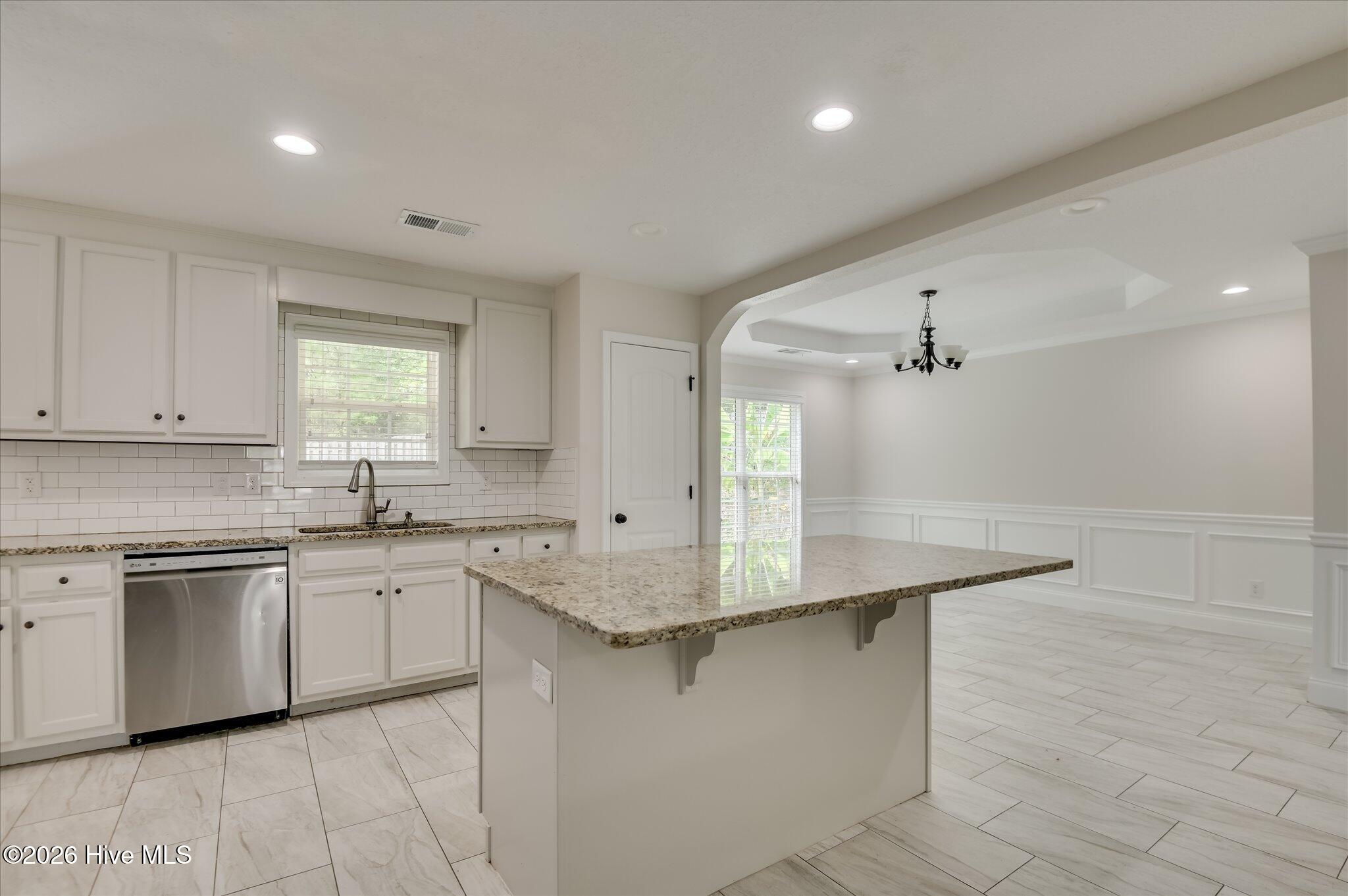 2054 Lake Forest Drive Property Photo 11