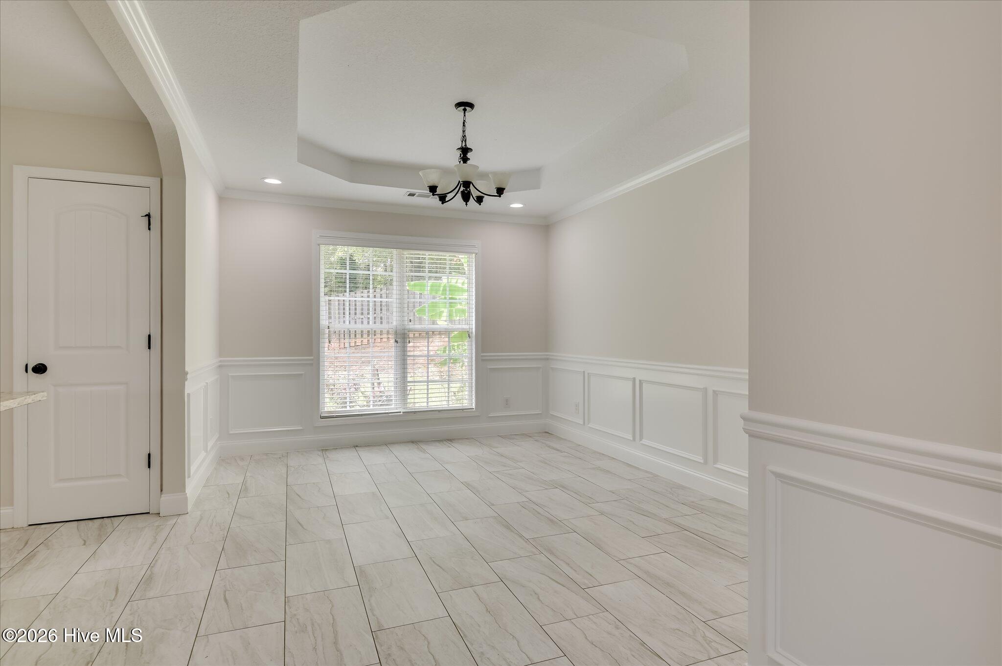 2054 Lake Forest Drive Property Photo 13