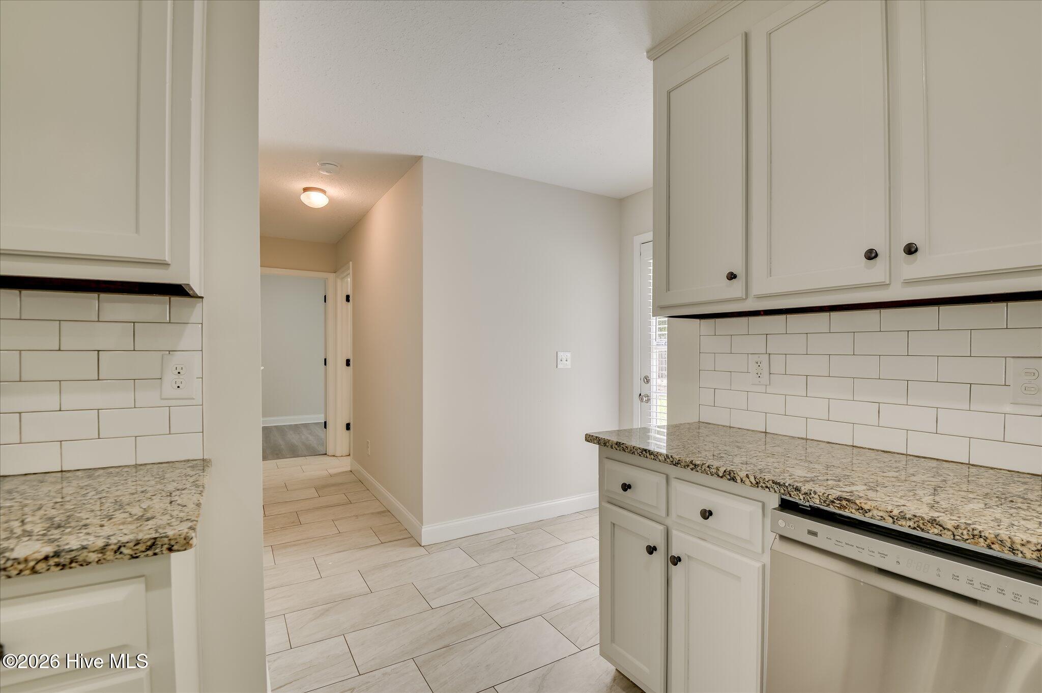 2054 Lake Forest Drive Property Photo 15